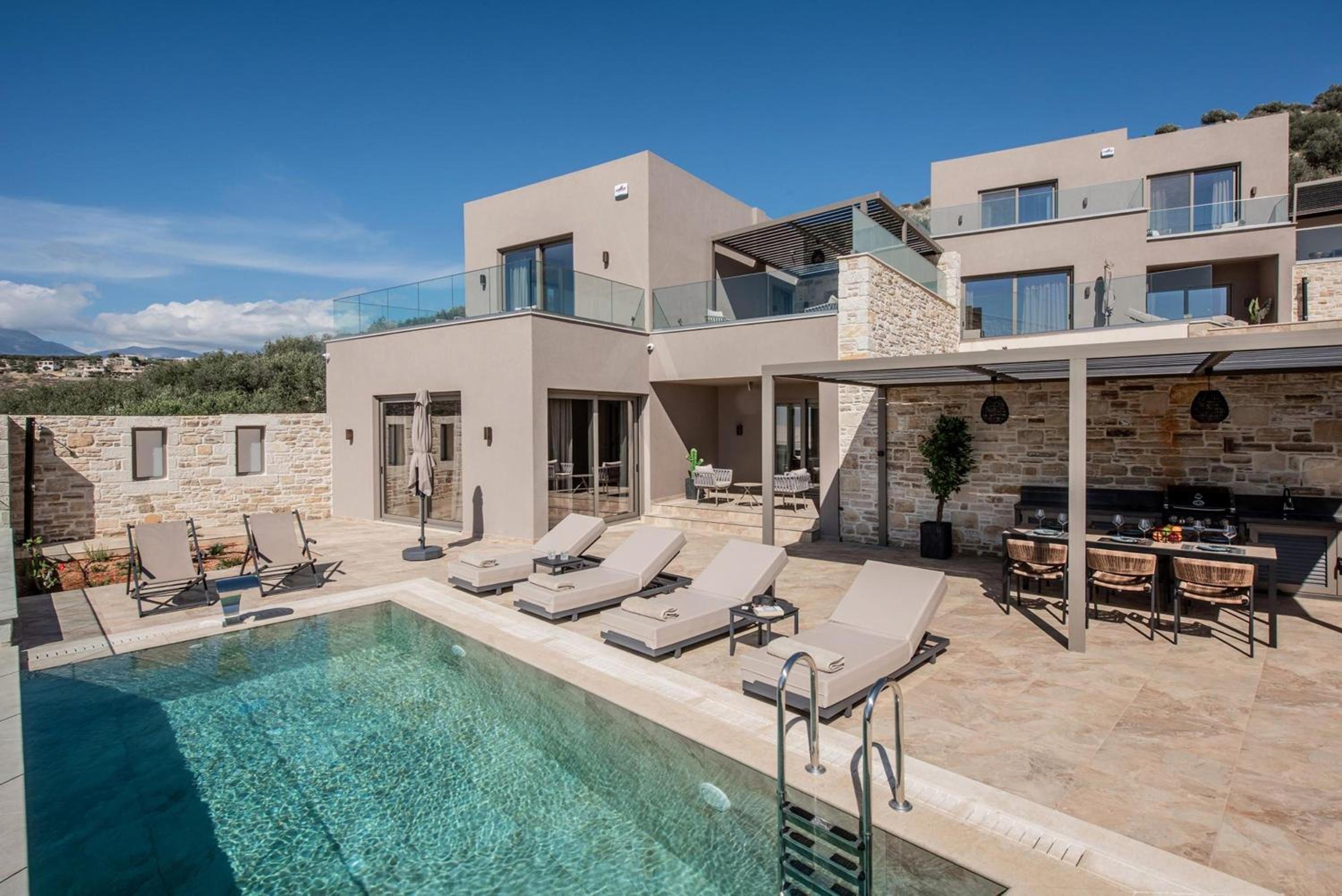 Villas Paradise in Kalamaki by South Cretan Villas