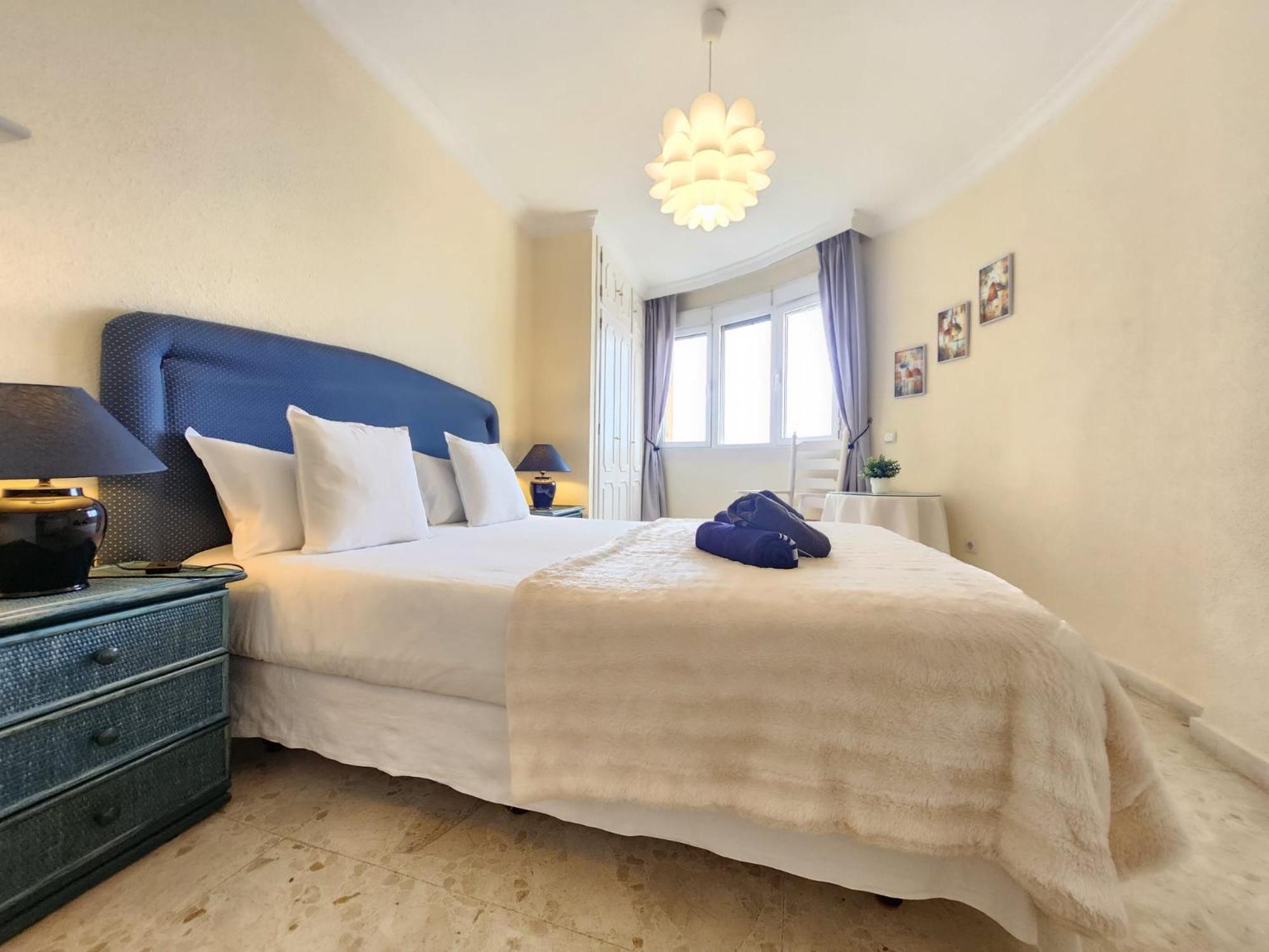 Sea views Apartment in Marbesa