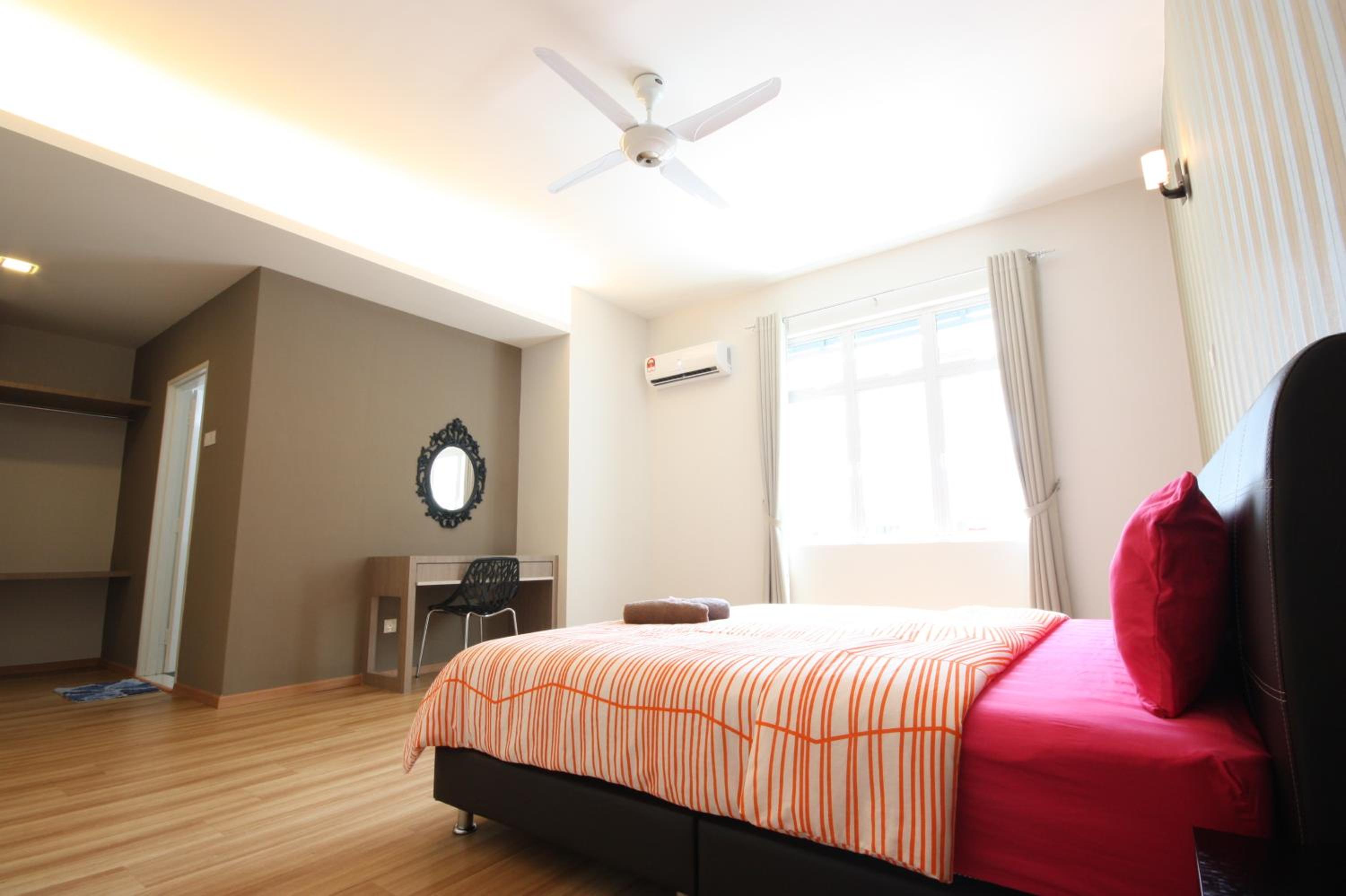 Shamrock Beach Villas 9 Seaview