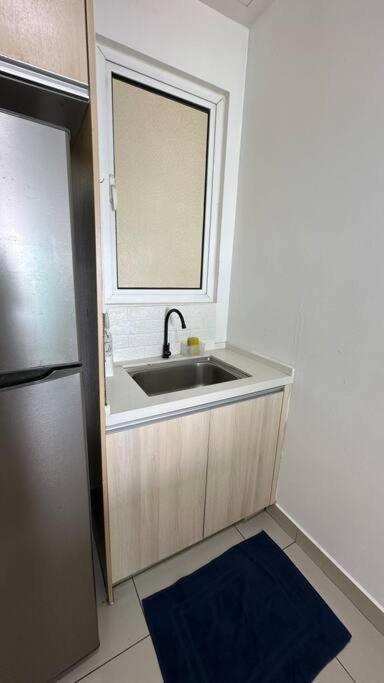 Southbay Seaview Condo A10 10minQueensbay 10minSpice photo 3