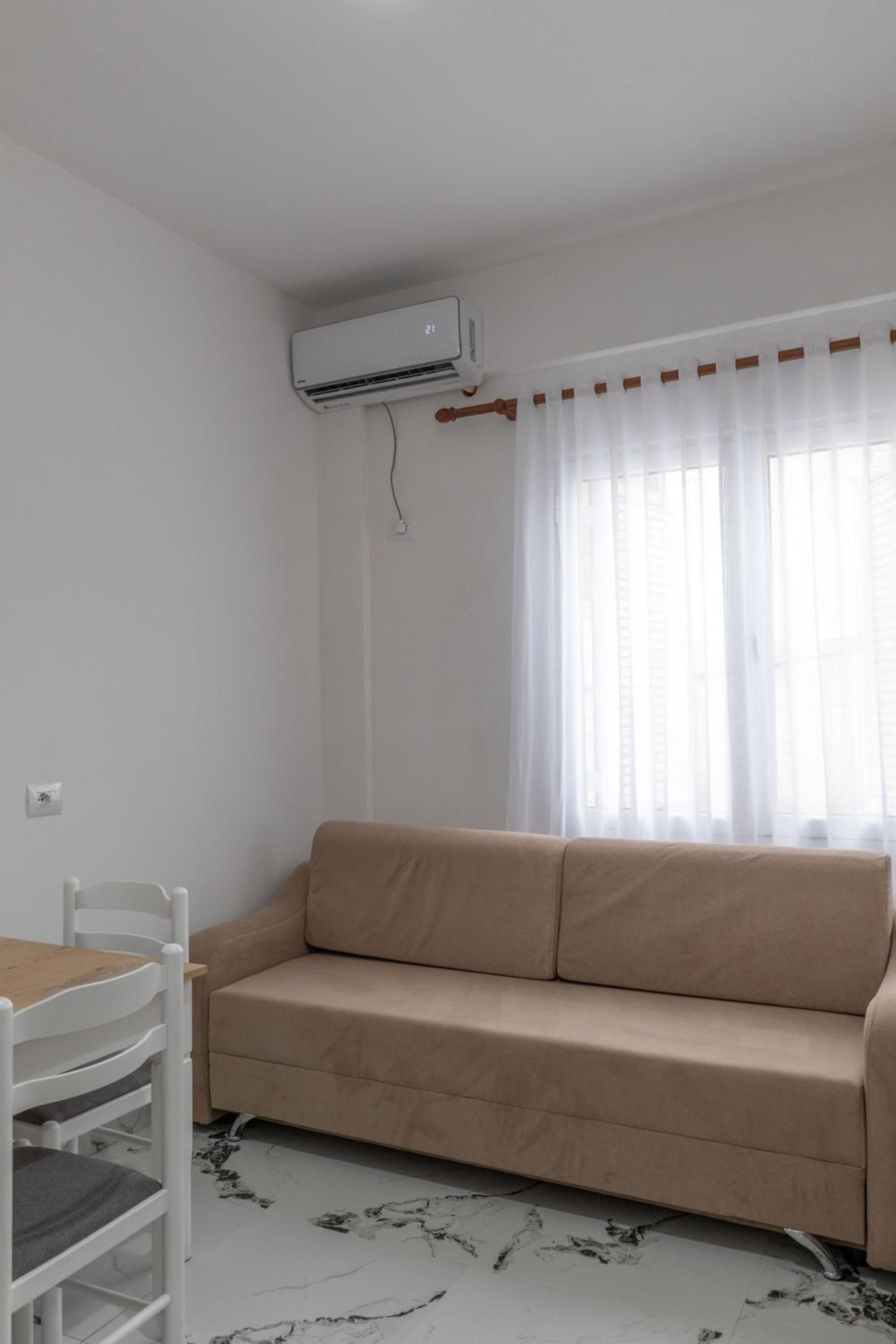Twins Apartments