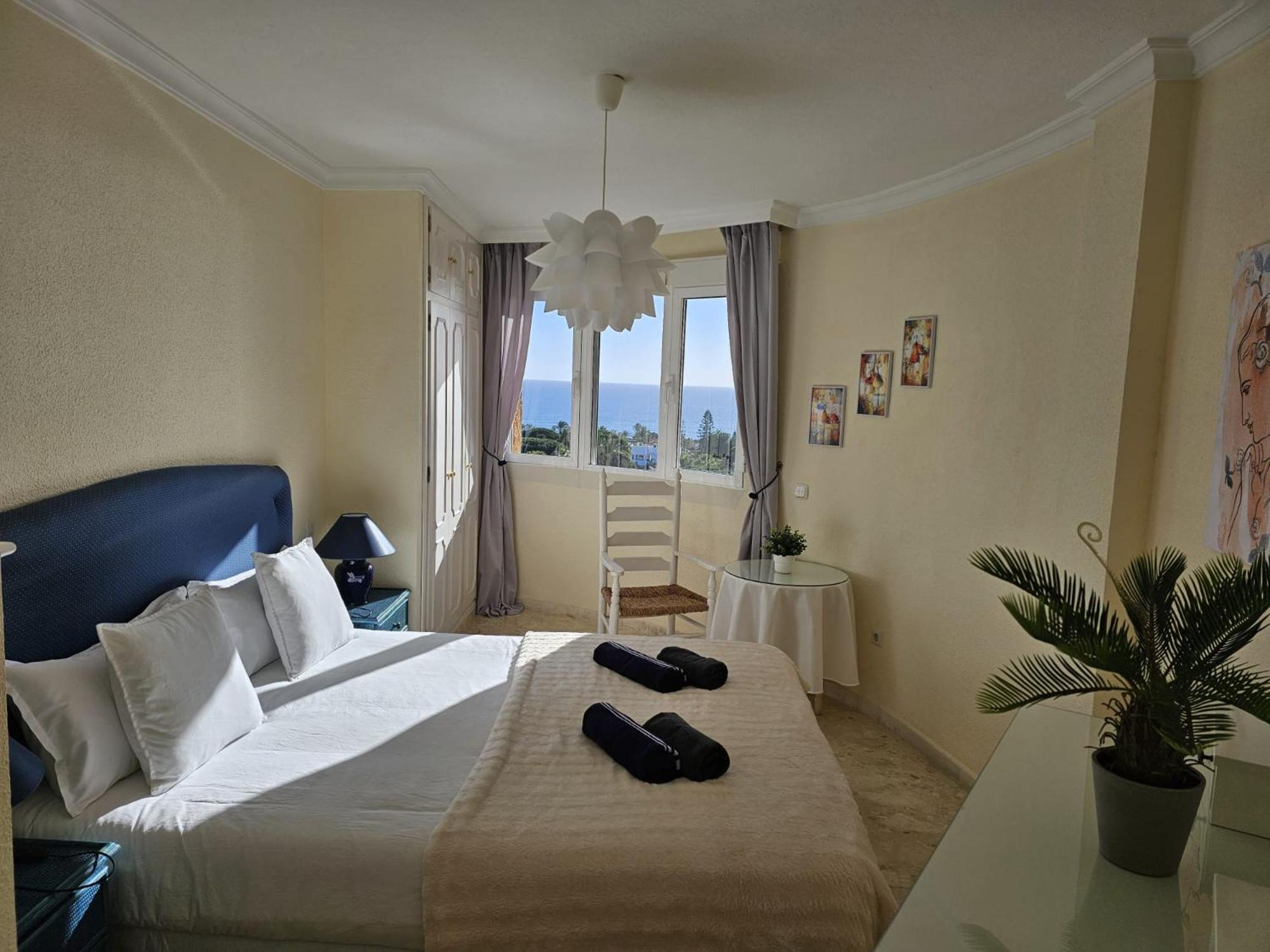 Sea views Apartment in Marbesa