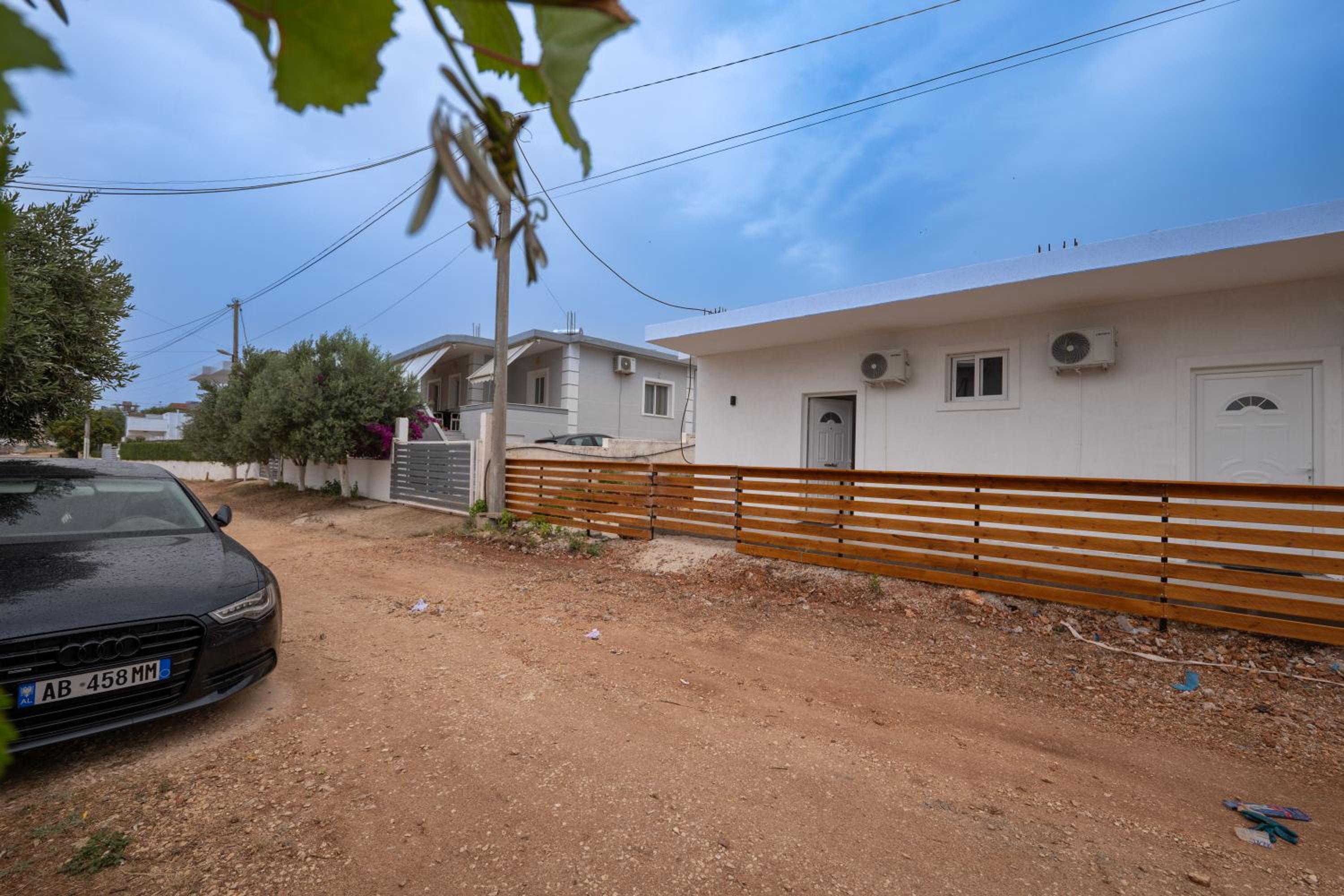 Twins Apartments