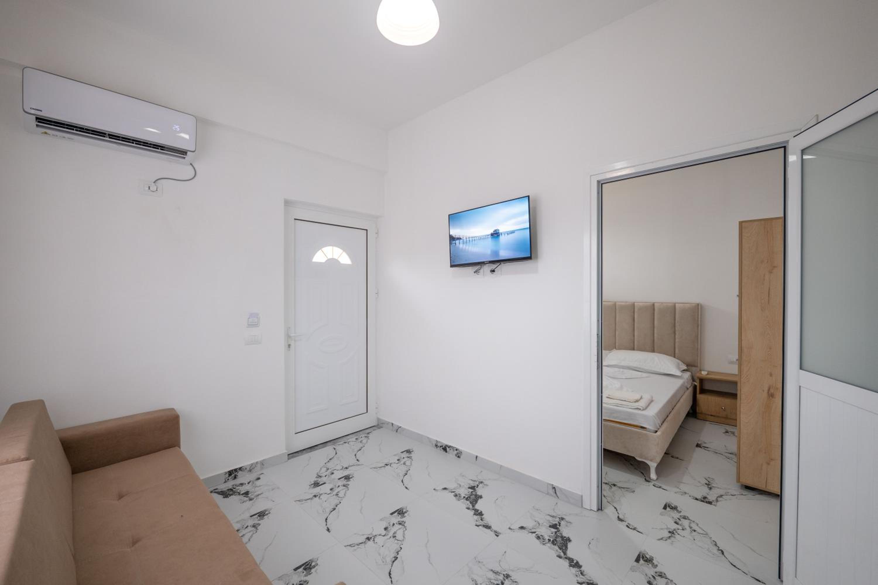 Twins Apartments