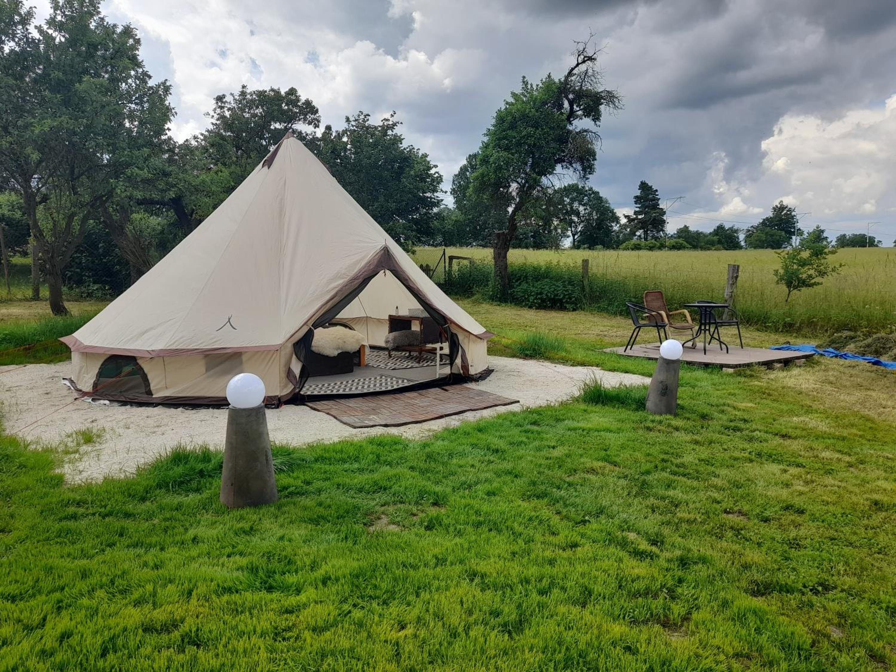 Glamping na samotě u lesa