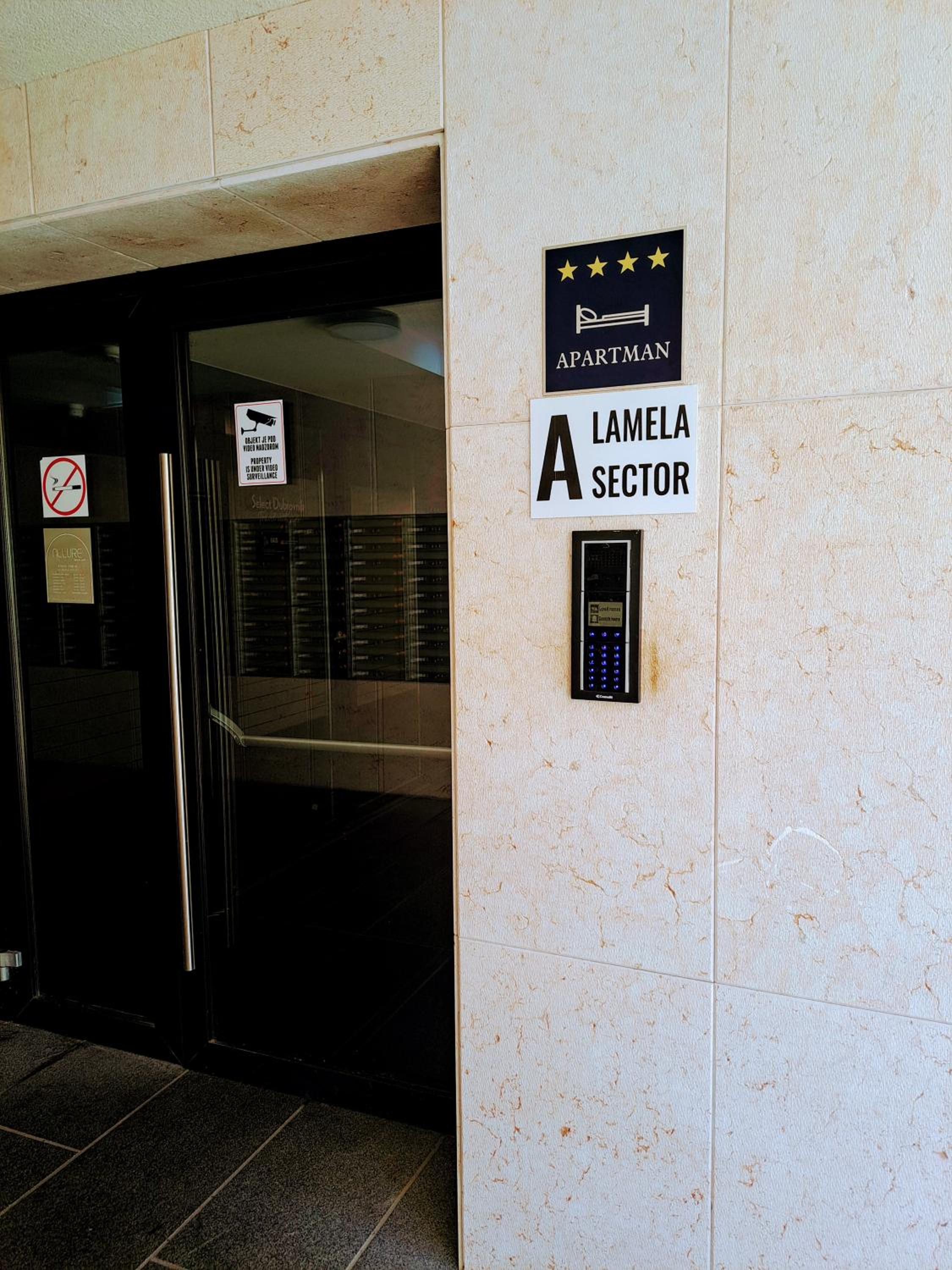 Lupo Gravosa FREE PARKING