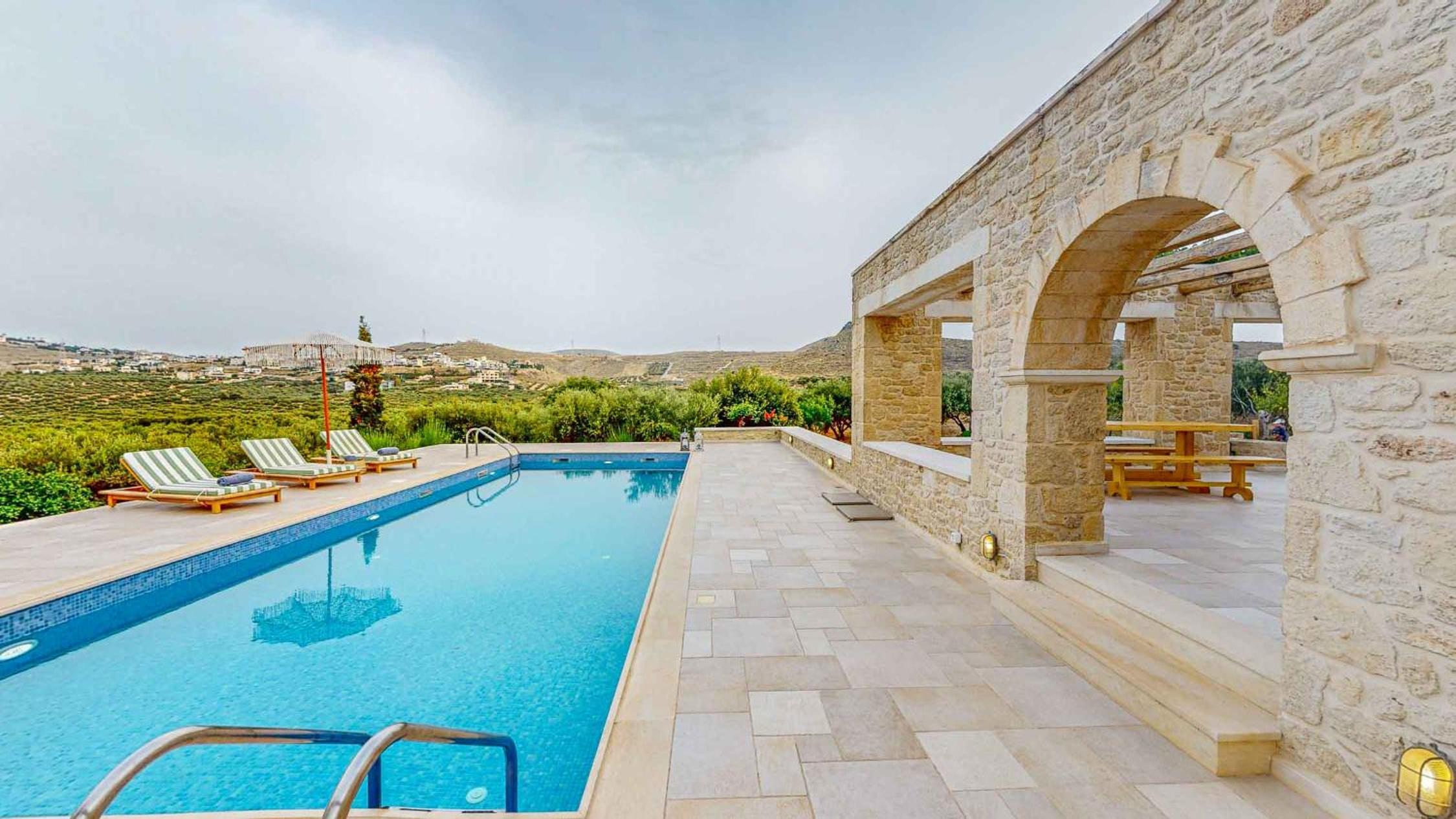 helidoni luxury villa