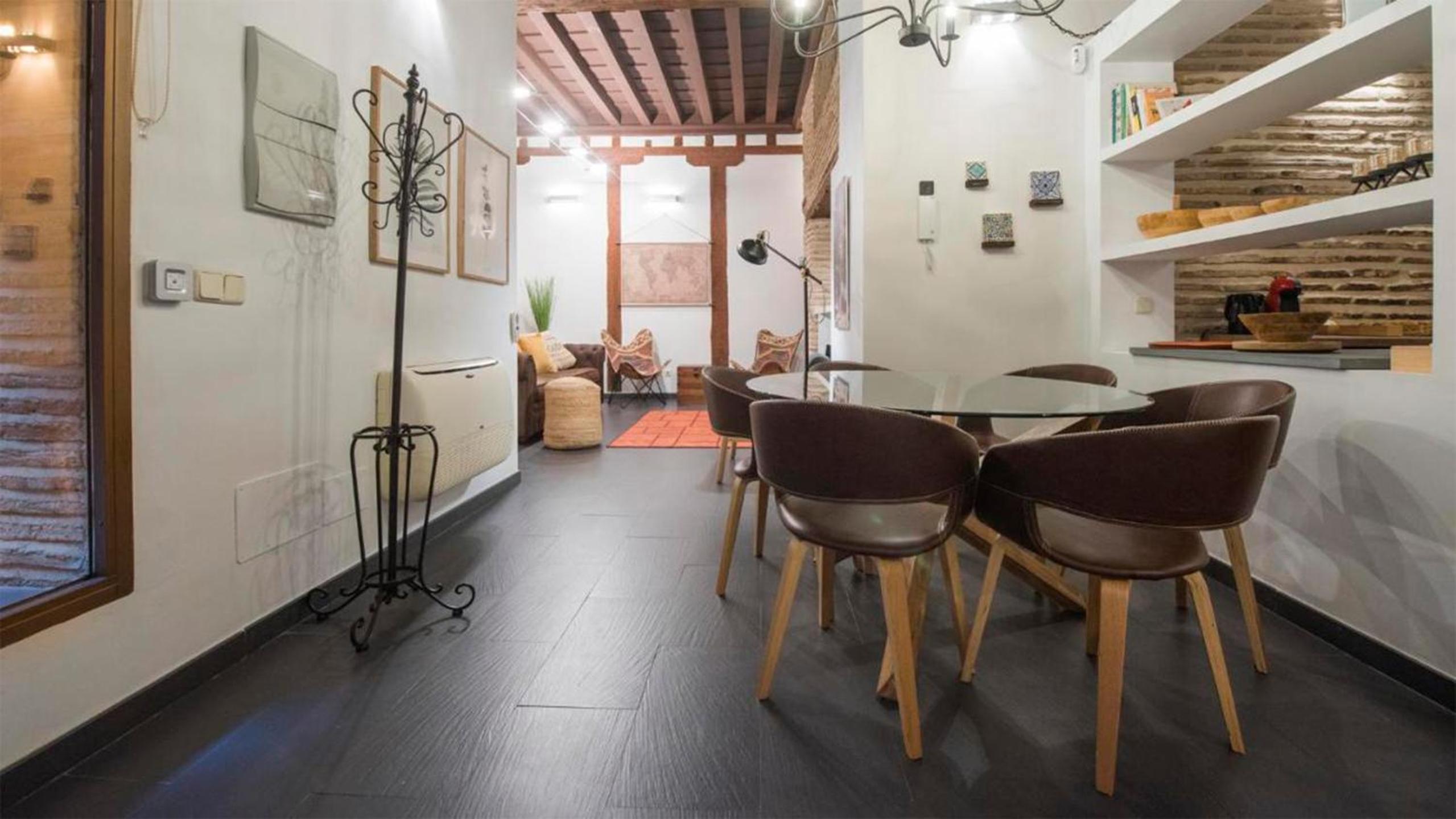 La Posada del Libro by Toledo AP