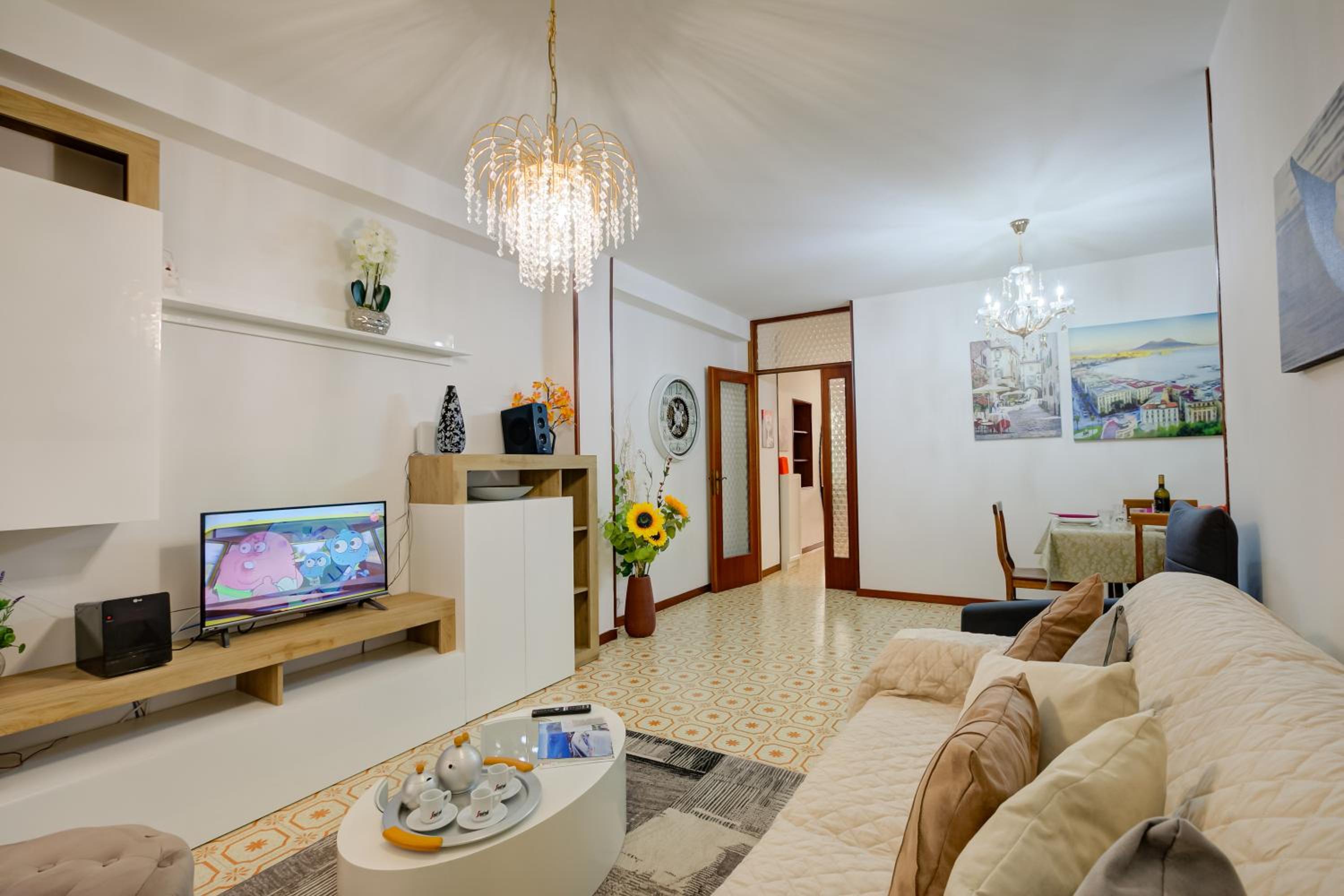 Camelia Apartment Historical Center - Happy Rentals view 2