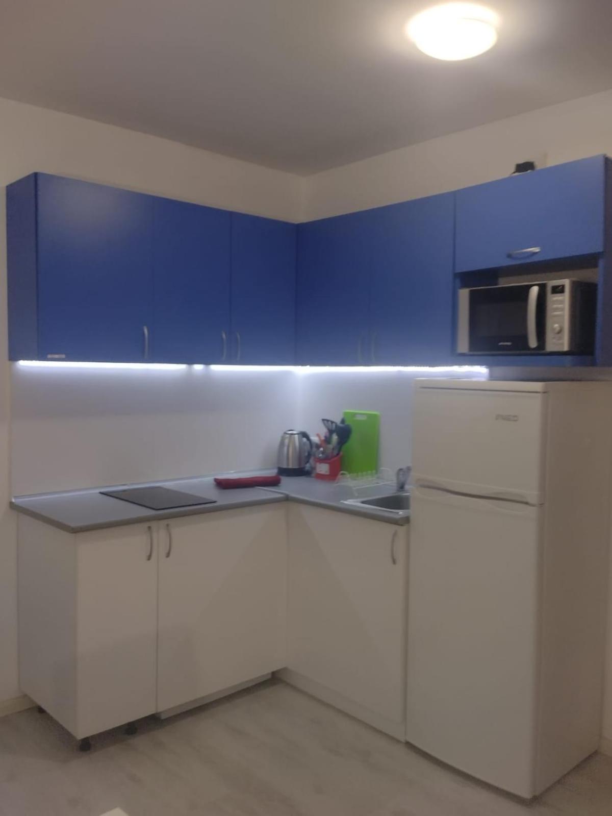 Private apartment with parking and pool