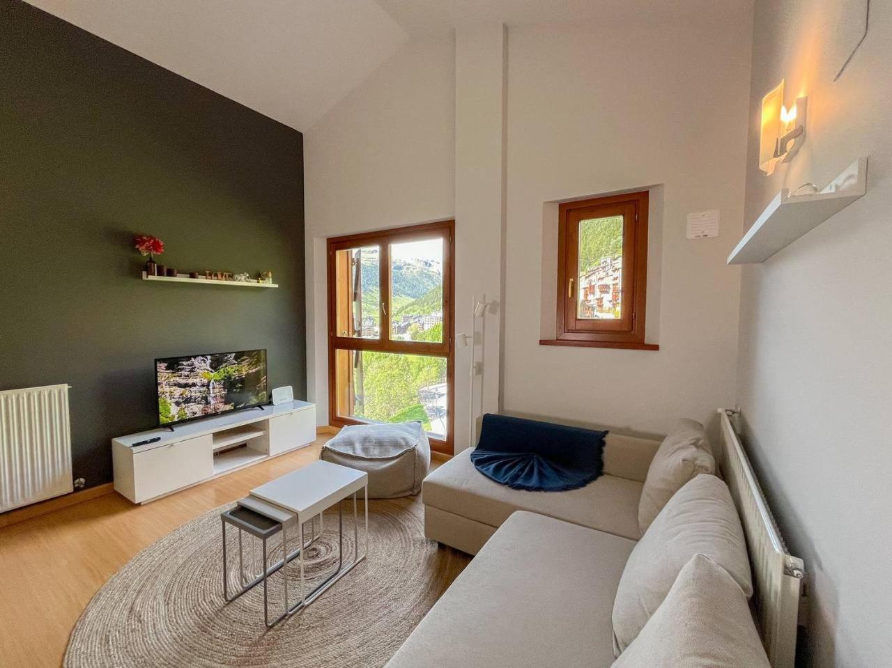 Ático De 3 Habitaciones Con Vistas Soldeu - Parking incluido l by BonesVacances