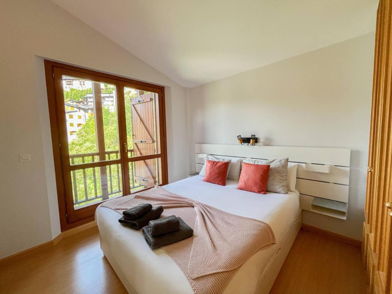 Ático De 3 Habitaciones Con Vistas Soldeu - Parking incluido l by BonesVacances