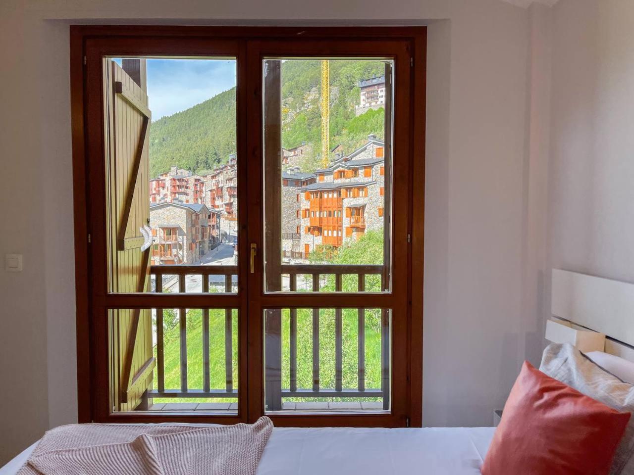 Ático De 3 Habitaciones Con Vistas Soldeu - Parking incluido l by BonesVacances