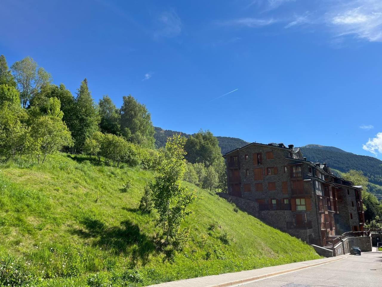 Ático De 3 Habitaciones Con Vistas Soldeu - Parking incluido l by BonesVacances