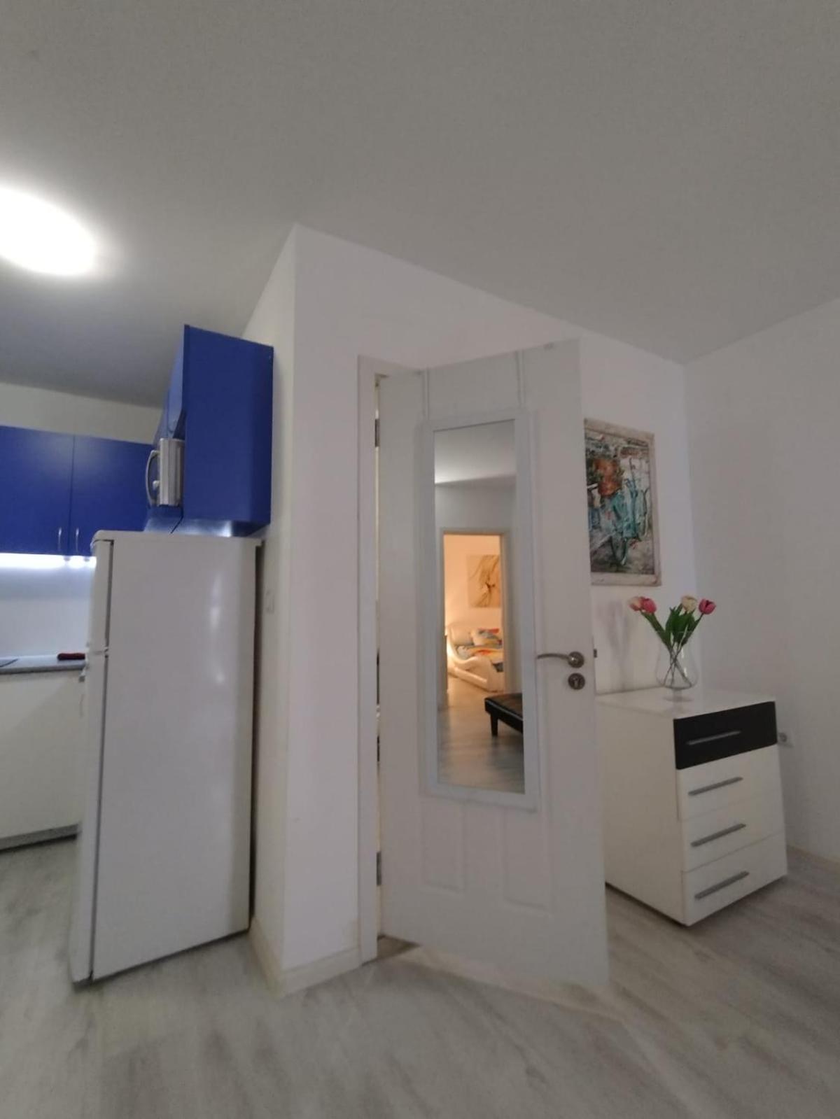 Private apartment with parking and pool