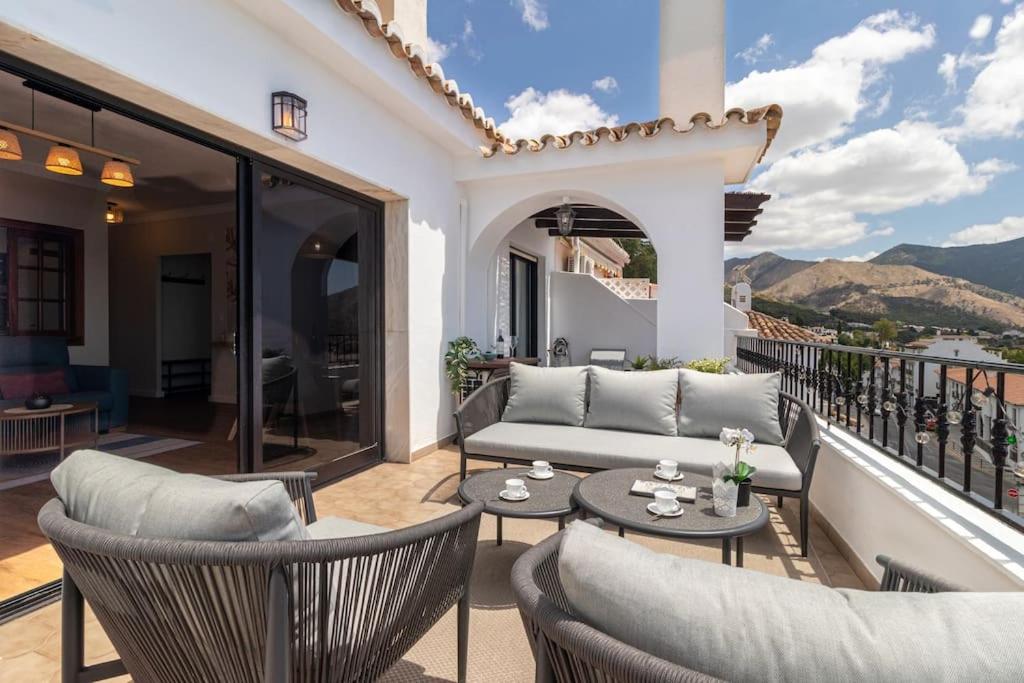 Heart of Mijas Gorgeous Flat with Panoramic View
