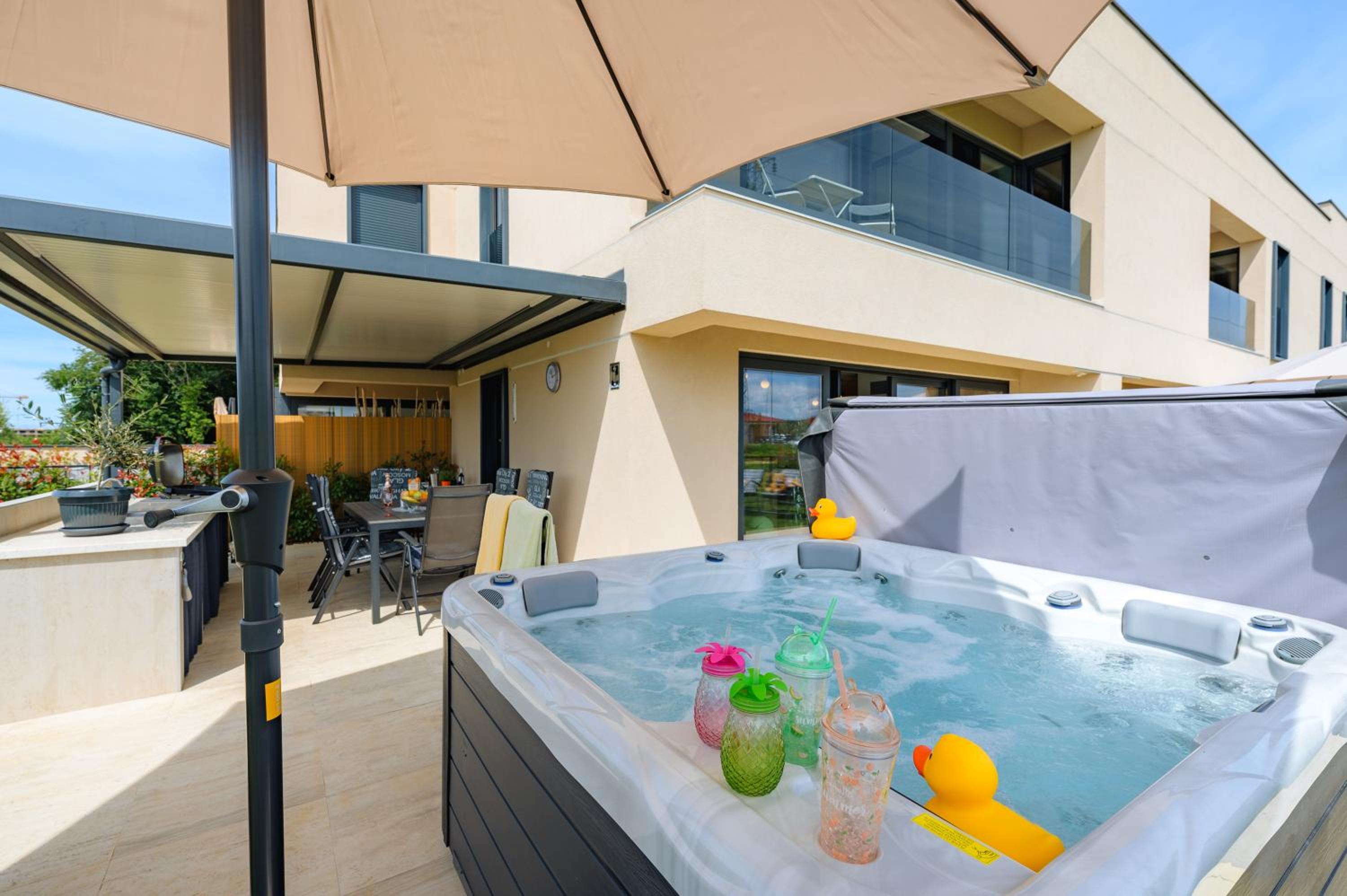 Luxury Apartments BRIGITTA with whirlpool in Umag