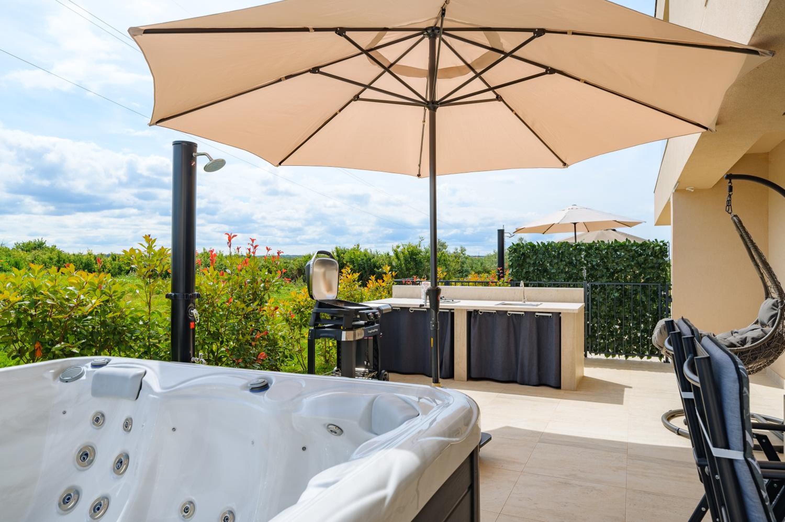 Luxury Apartments BRIGITTA with whirlpool in Umag