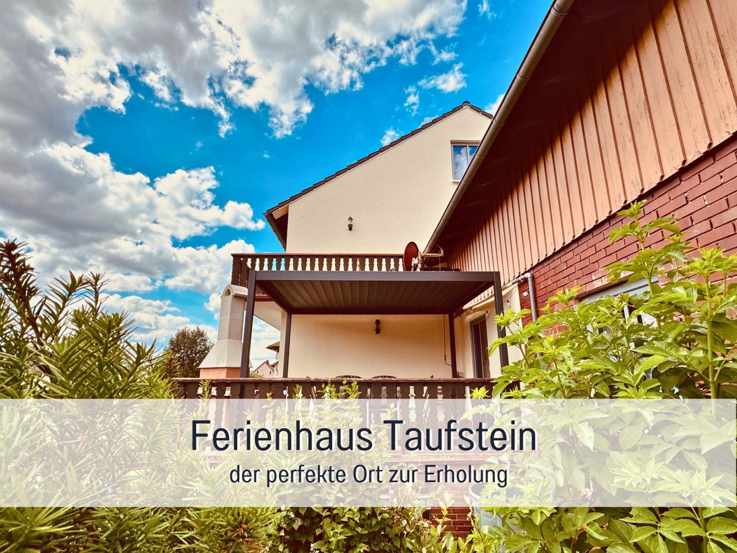 Großes Ferienhaus für 12 -17 Personen mit Whirlpool - Spielzimmer und Garten