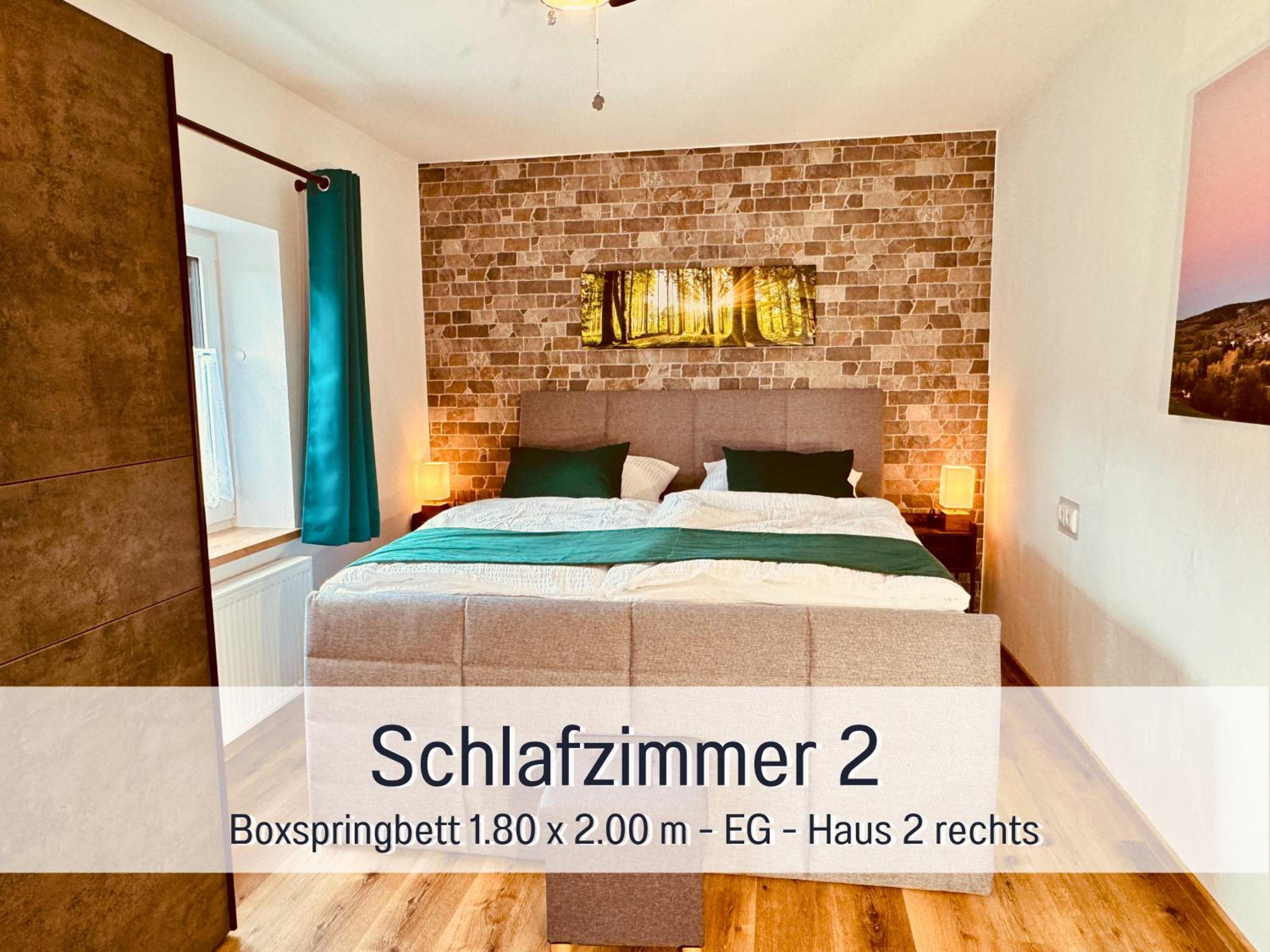 Großes Ferienhaus für 12 -17 Personen mit Whirlpool - Spielzimmer und Garten