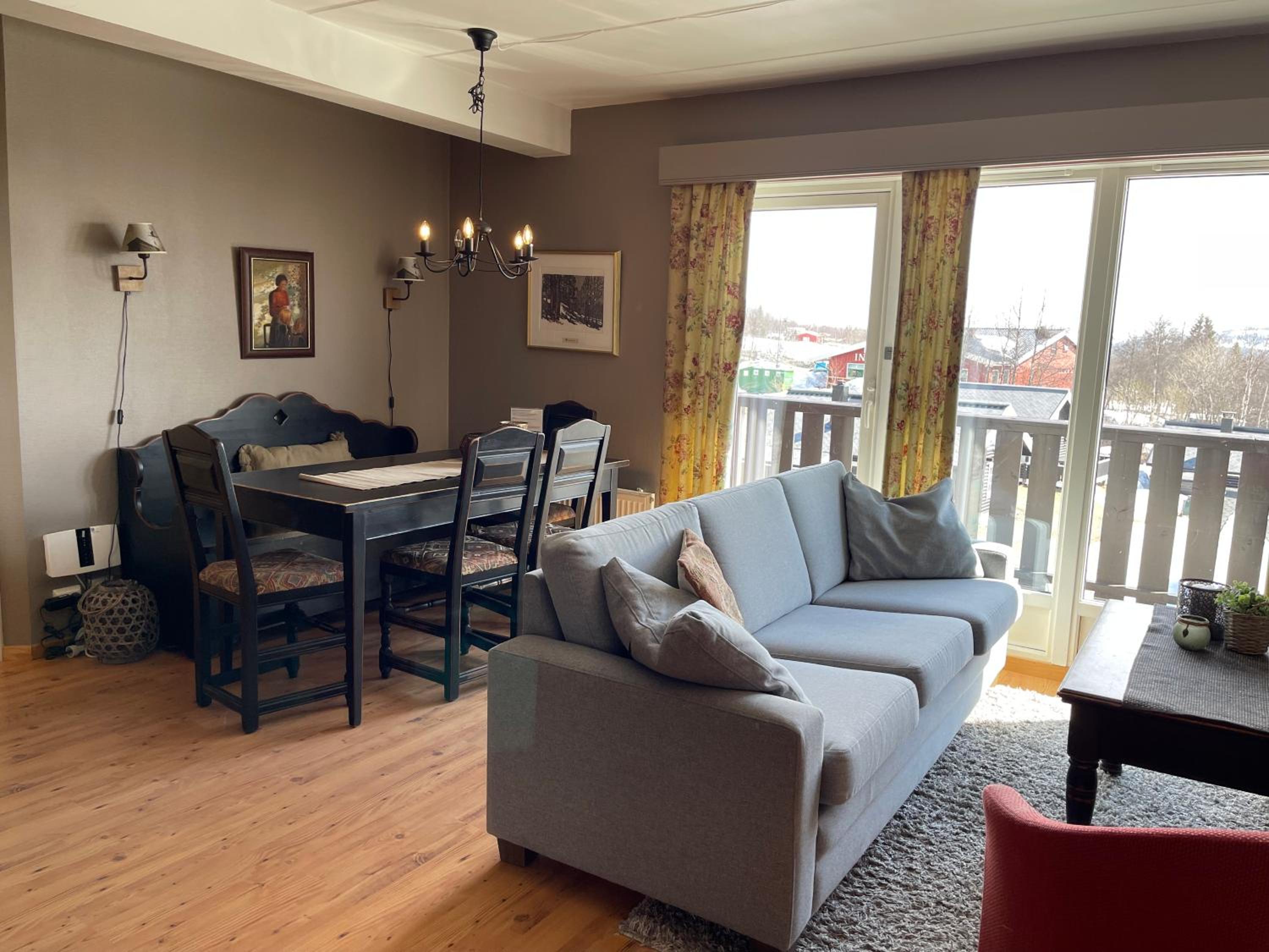Central Apartment With 3 Bedrooms And Balcony view 4