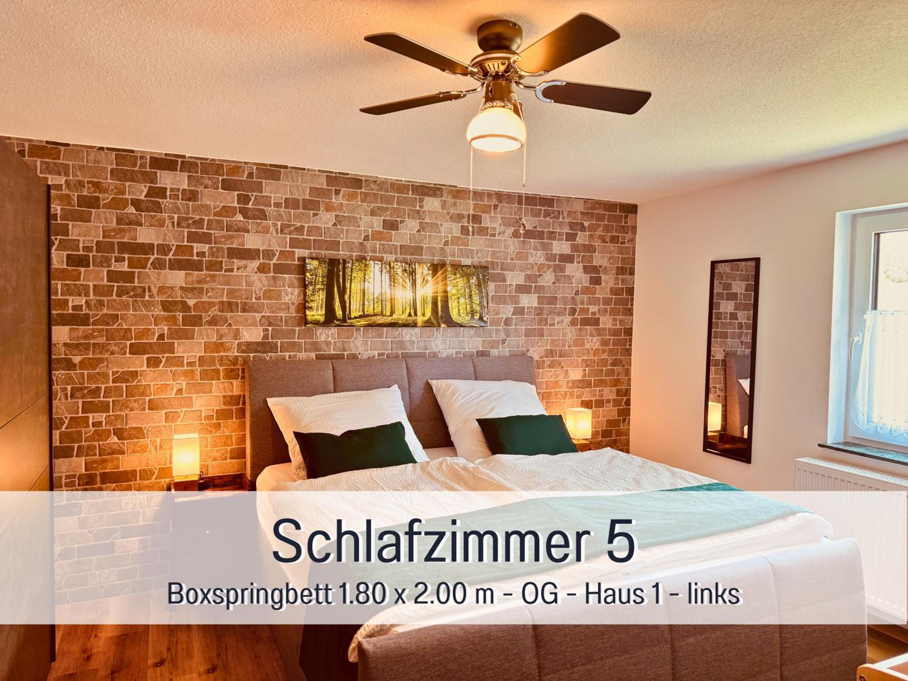 Großes Ferienhaus für 12 -17 Personen mit Whirlpool - Spielzimmer und Garten