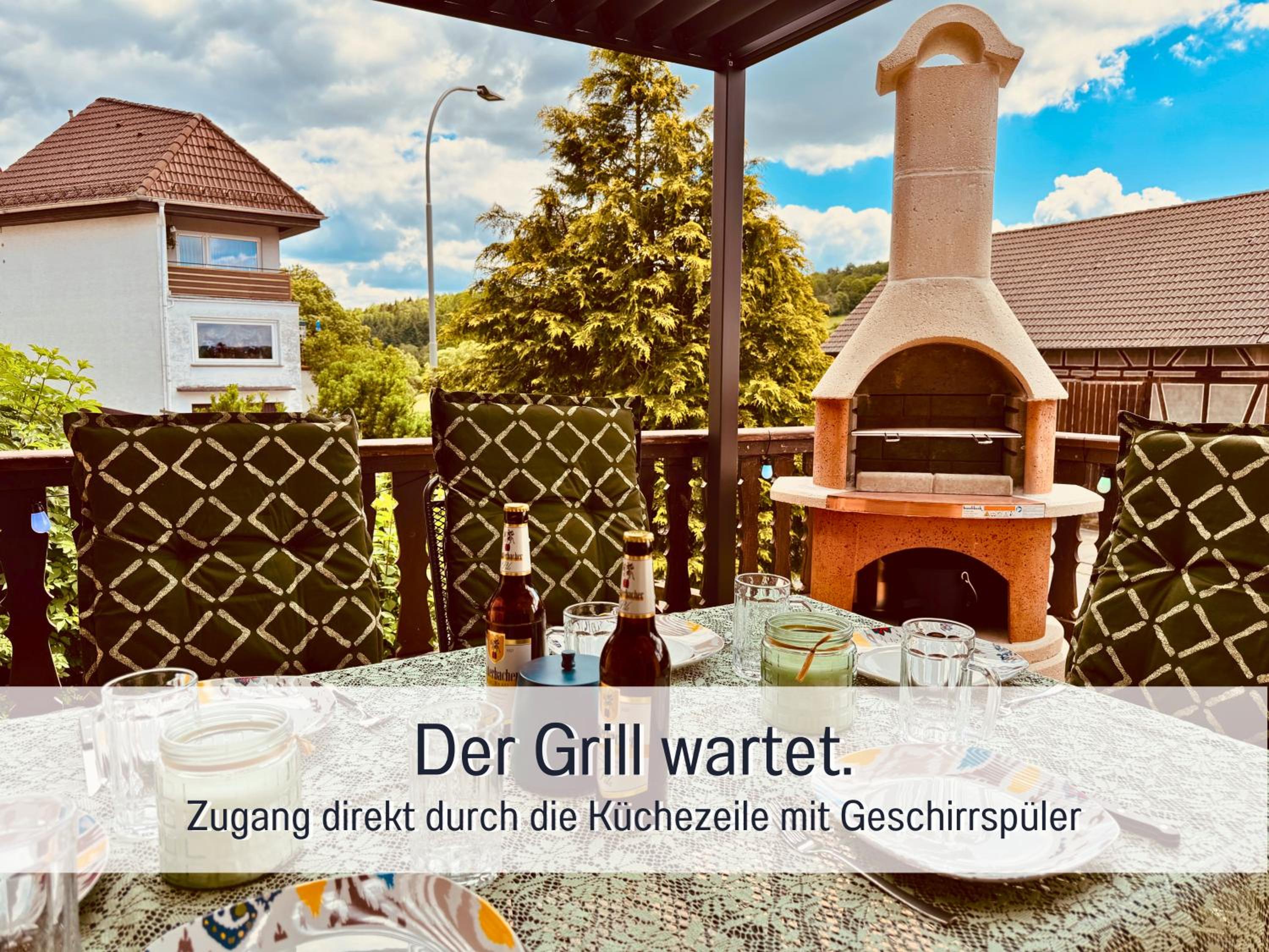 Großes Ferienhaus für 12 -17 Personen mit Whirlpool - Spielzimmer und Garten
