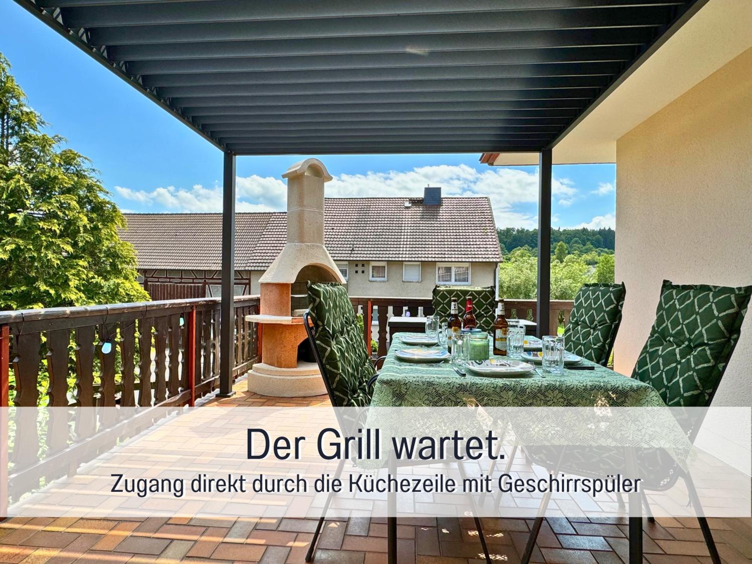 Großes Ferienhaus für 12 -17 Personen mit Whirlpool - Spielzimmer und Garten
