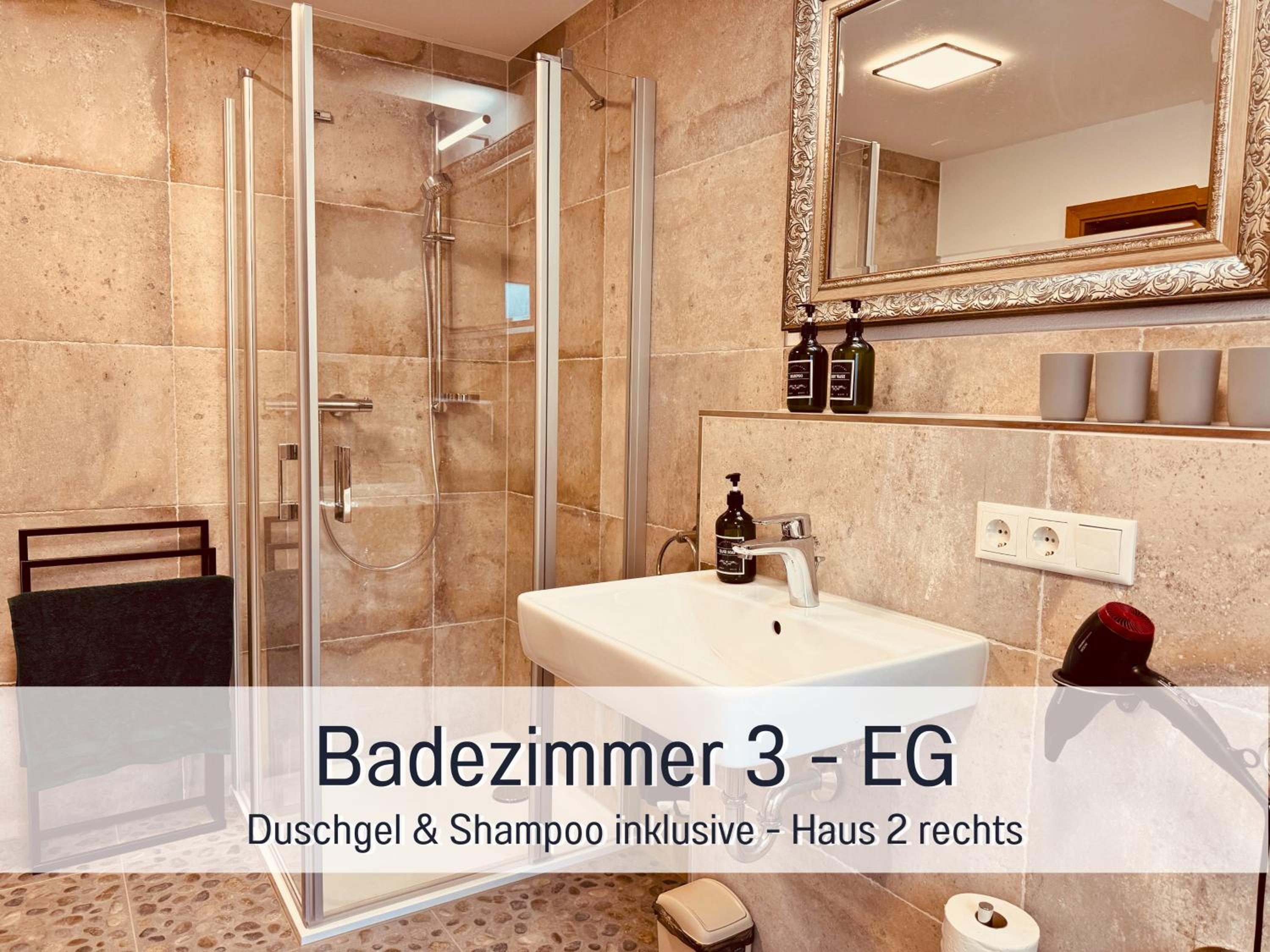 Großes Ferienhaus für 12 -17 Personen mit Whirlpool - Spielzimmer und Garten