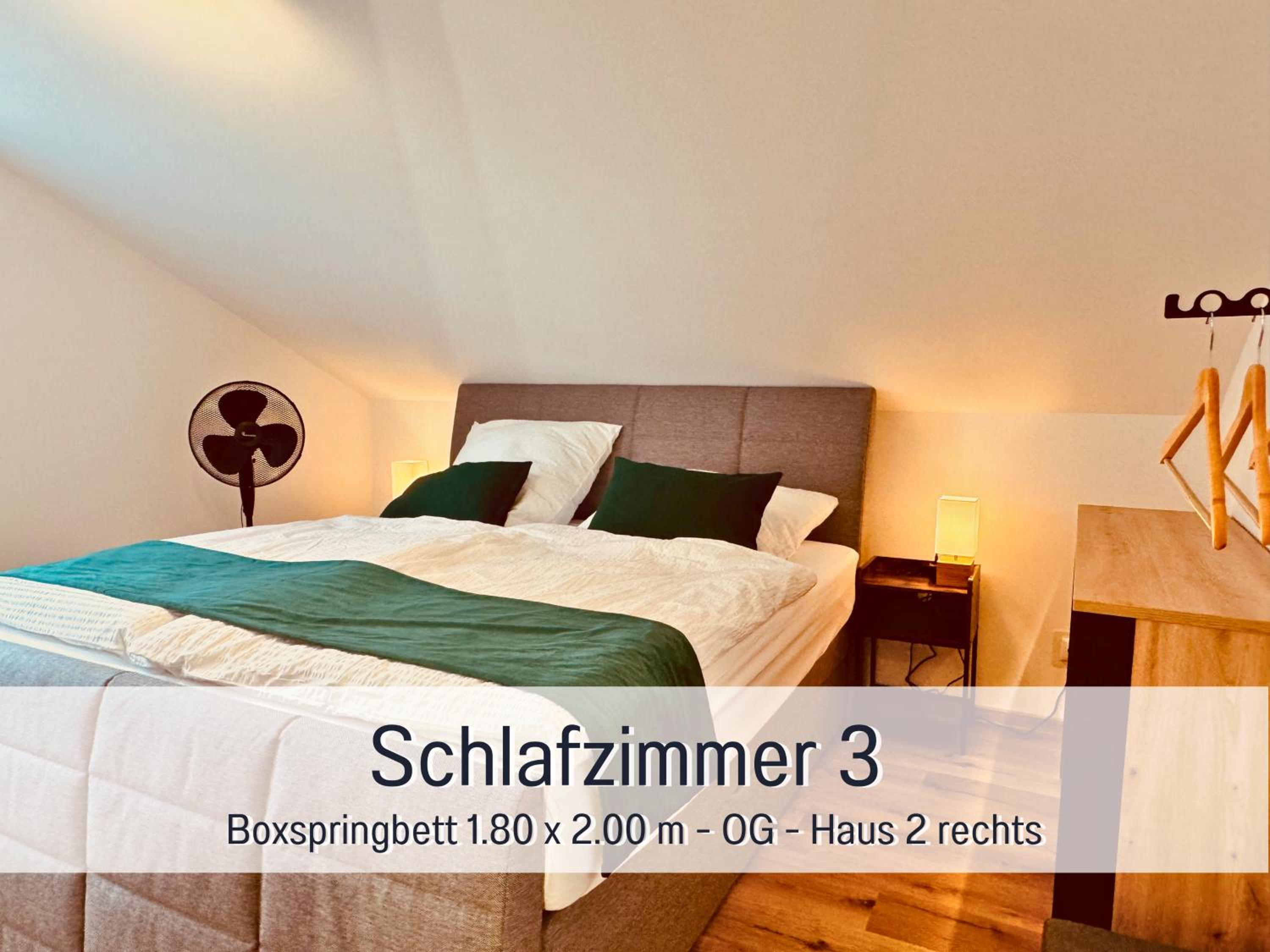 Großes Ferienhaus für 12 -17 Personen mit Whirlpool - Spielzimmer und Garten