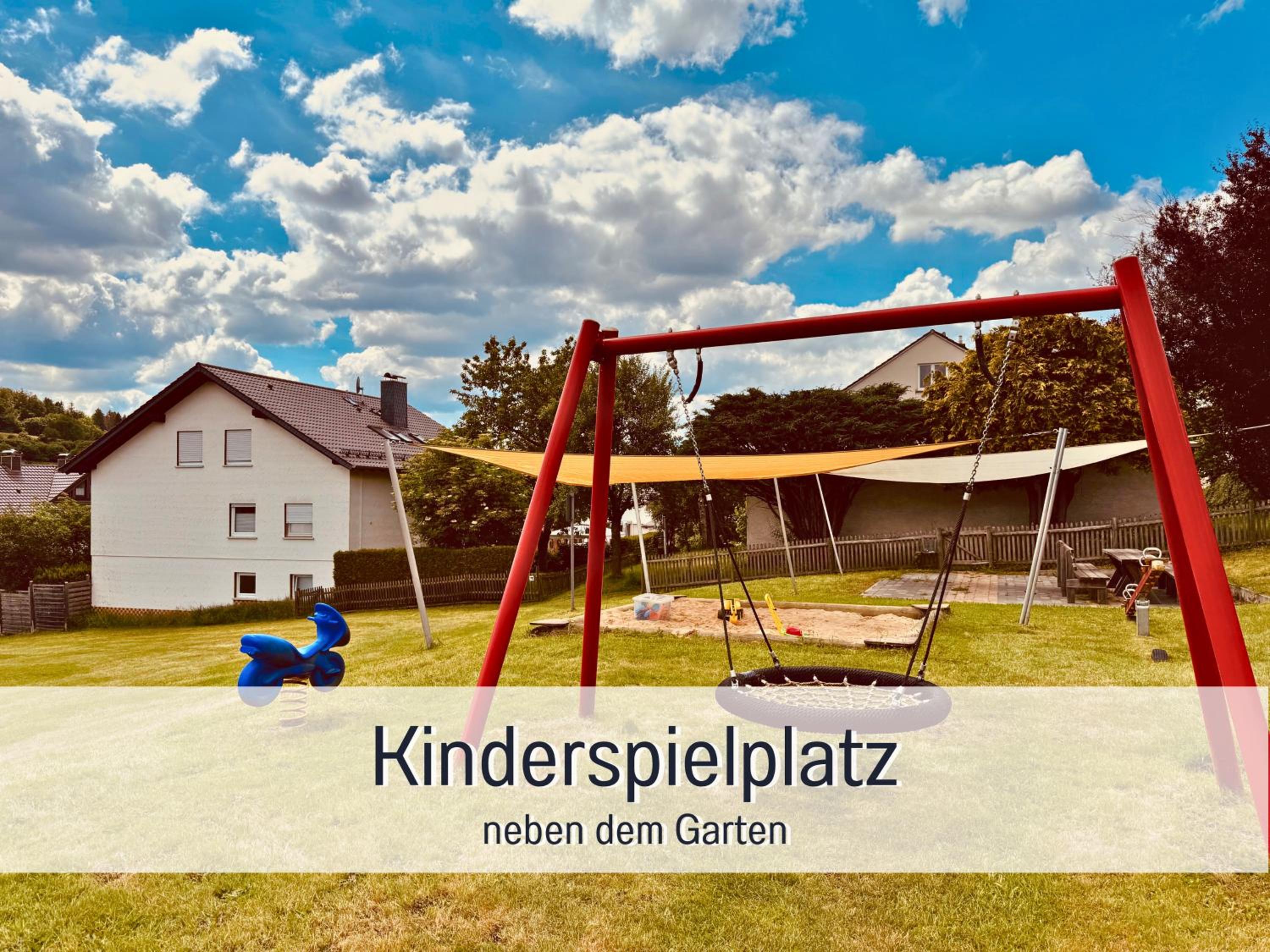 Großes Ferienhaus für 12 -17 Personen mit Whirlpool - Spielzimmer und Garten