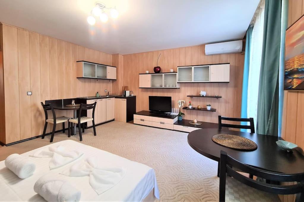MATEO Golden Sands 2