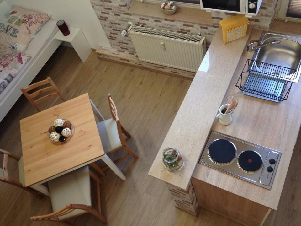 Rael-Boardinghouse