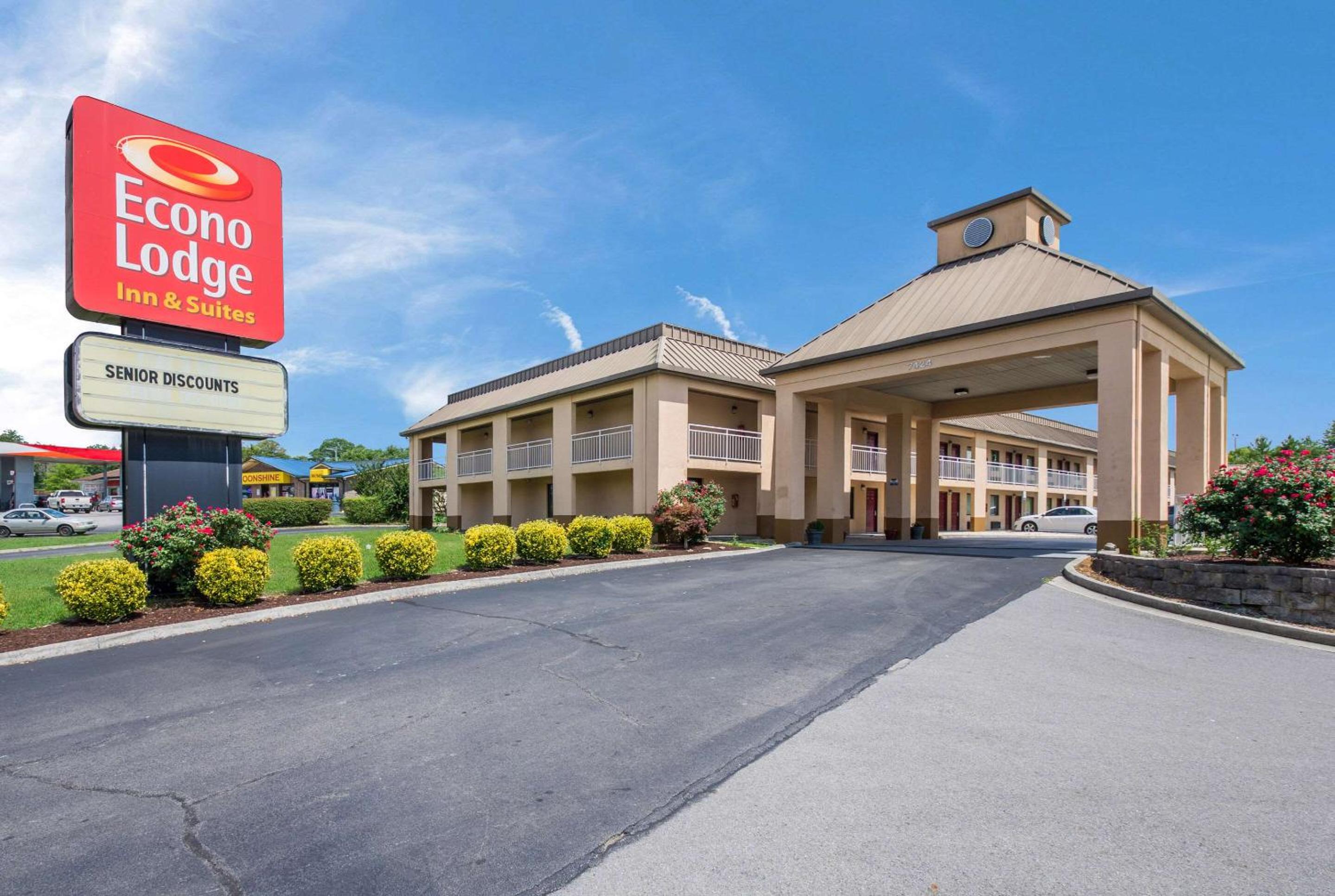 Hotel Econo Lodge Inn & Suites East - Image 1