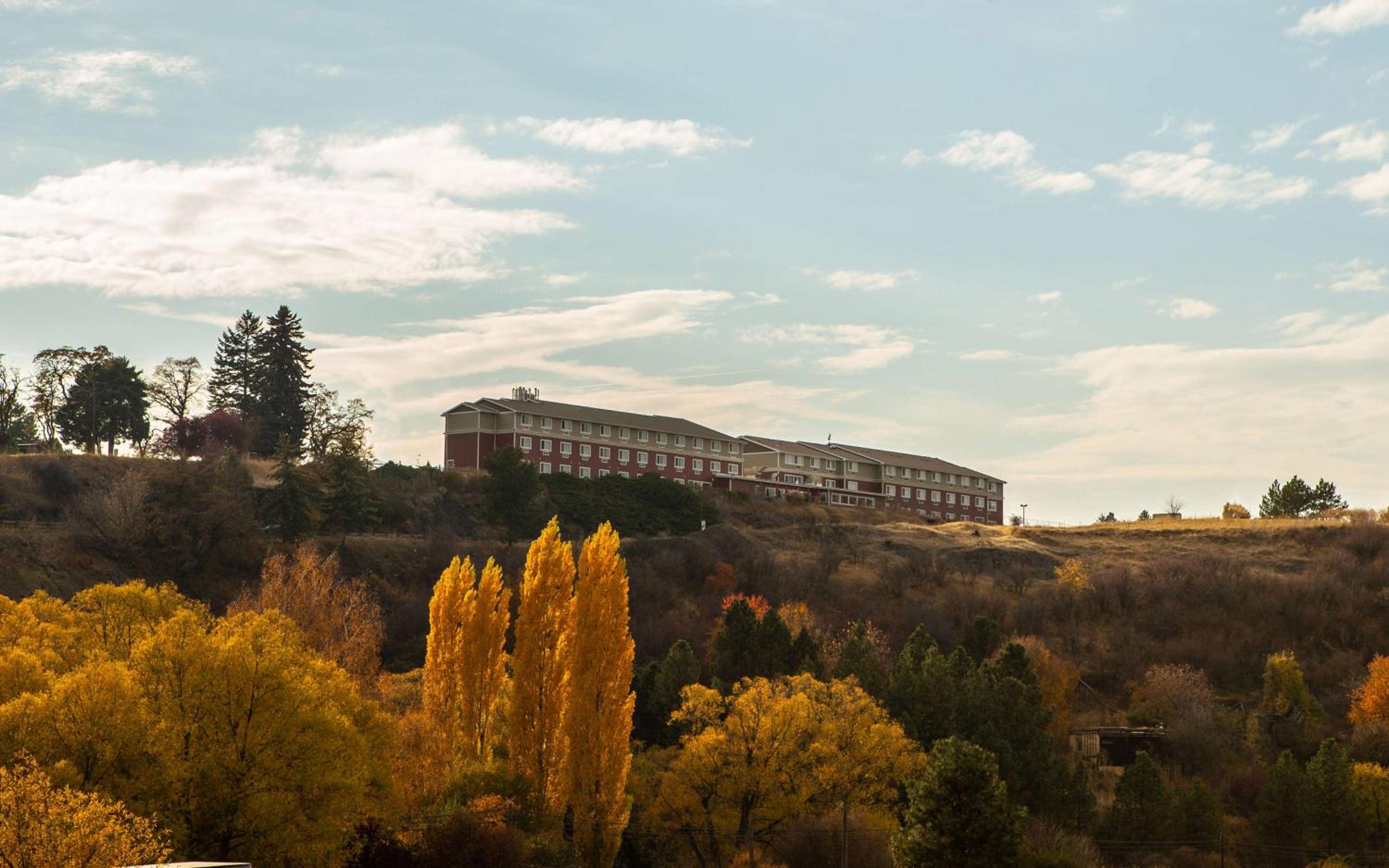 Coast Hilltop Inn view 4