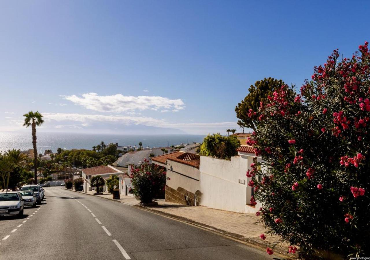 Ocean View Apartment with large terrace and Netflix smart TV Costa Adeje