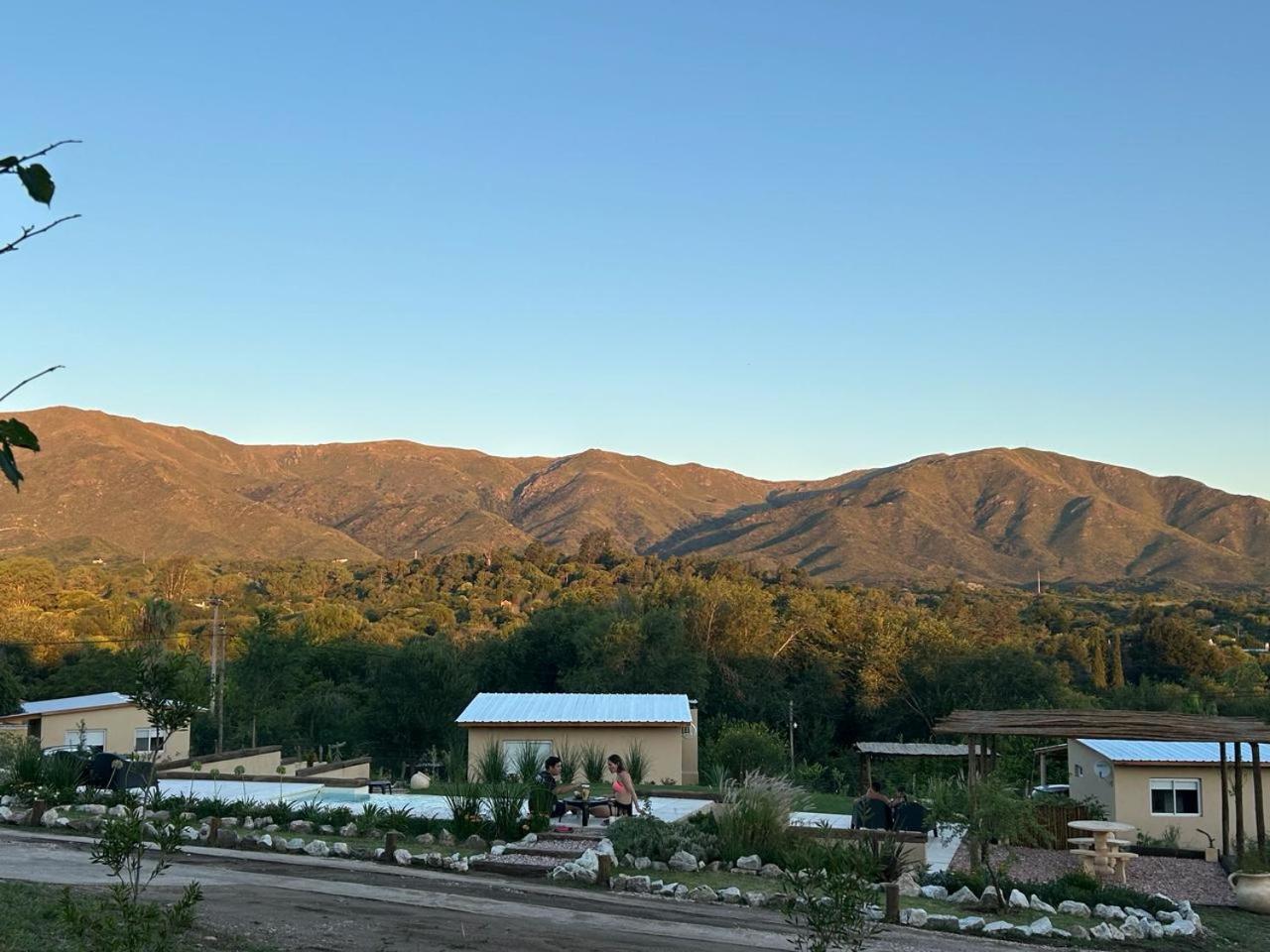 Lo de Almada Cabañas&Suites