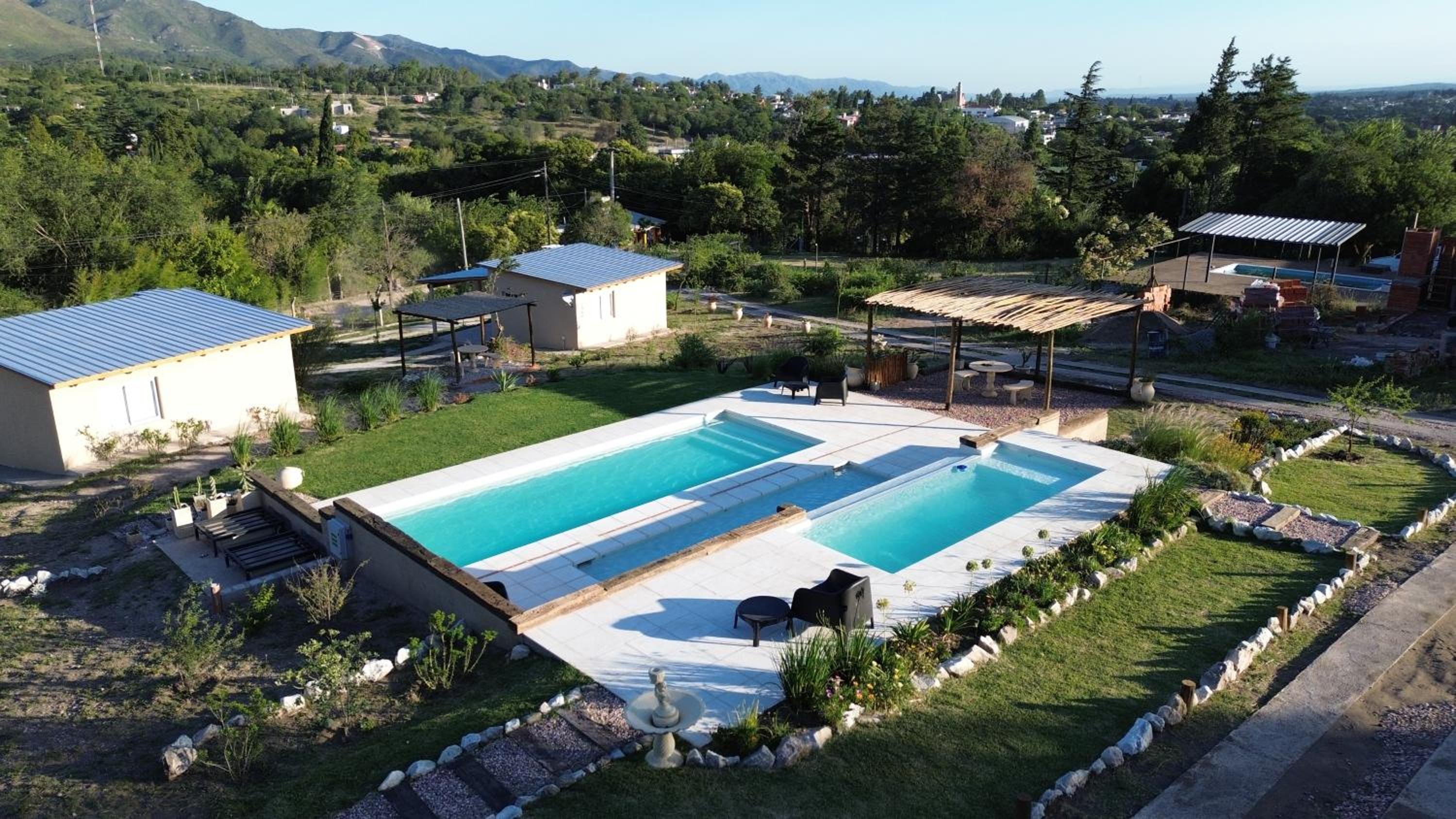 Lo de Almada Cabañas&Suites