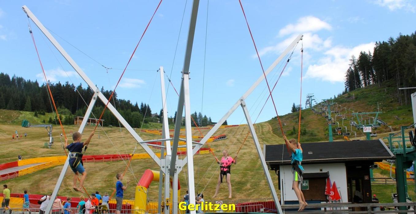 Huis 3landenpunt AT-SLO-IT bij de piste