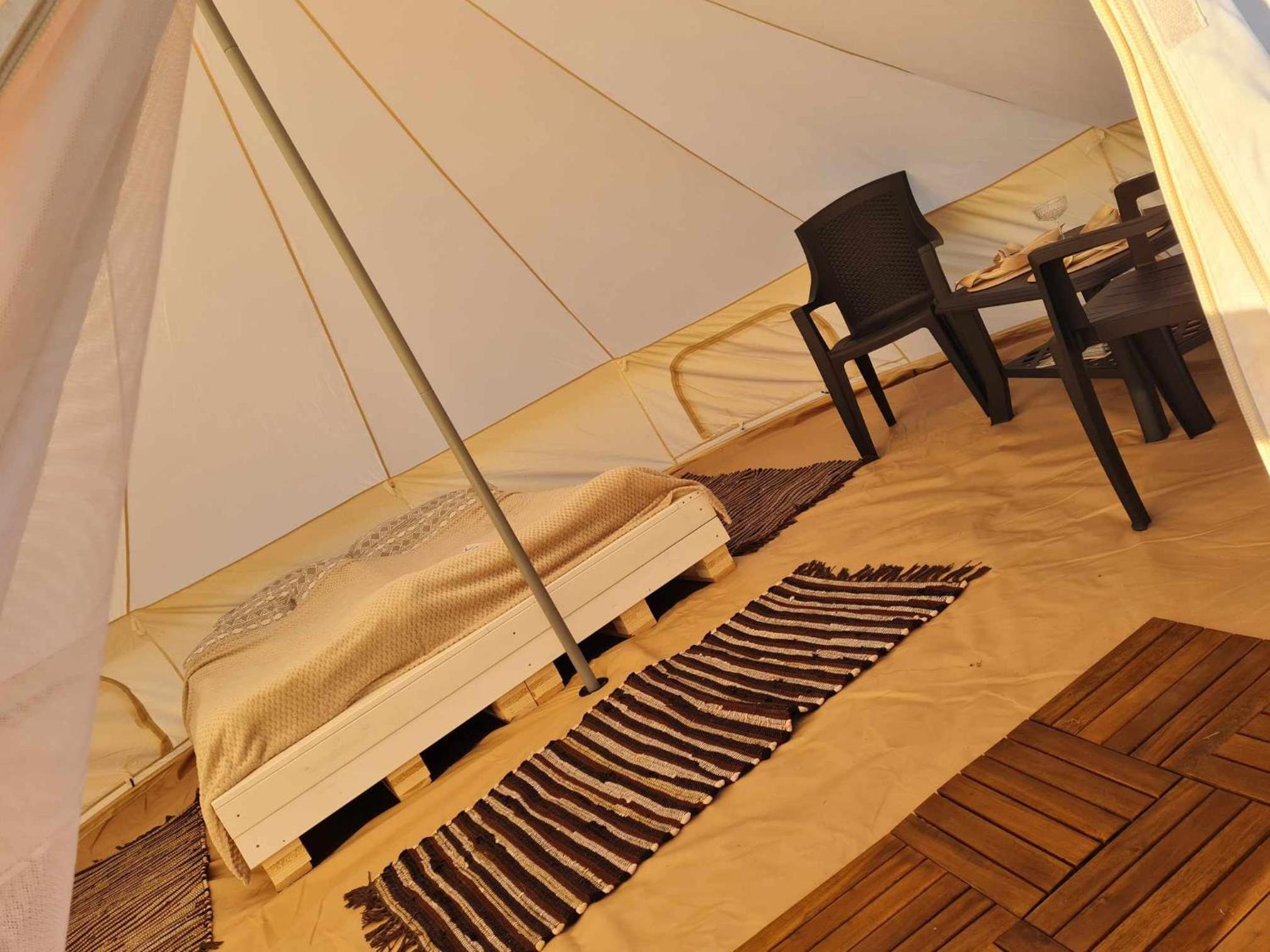 Salomon Glamping