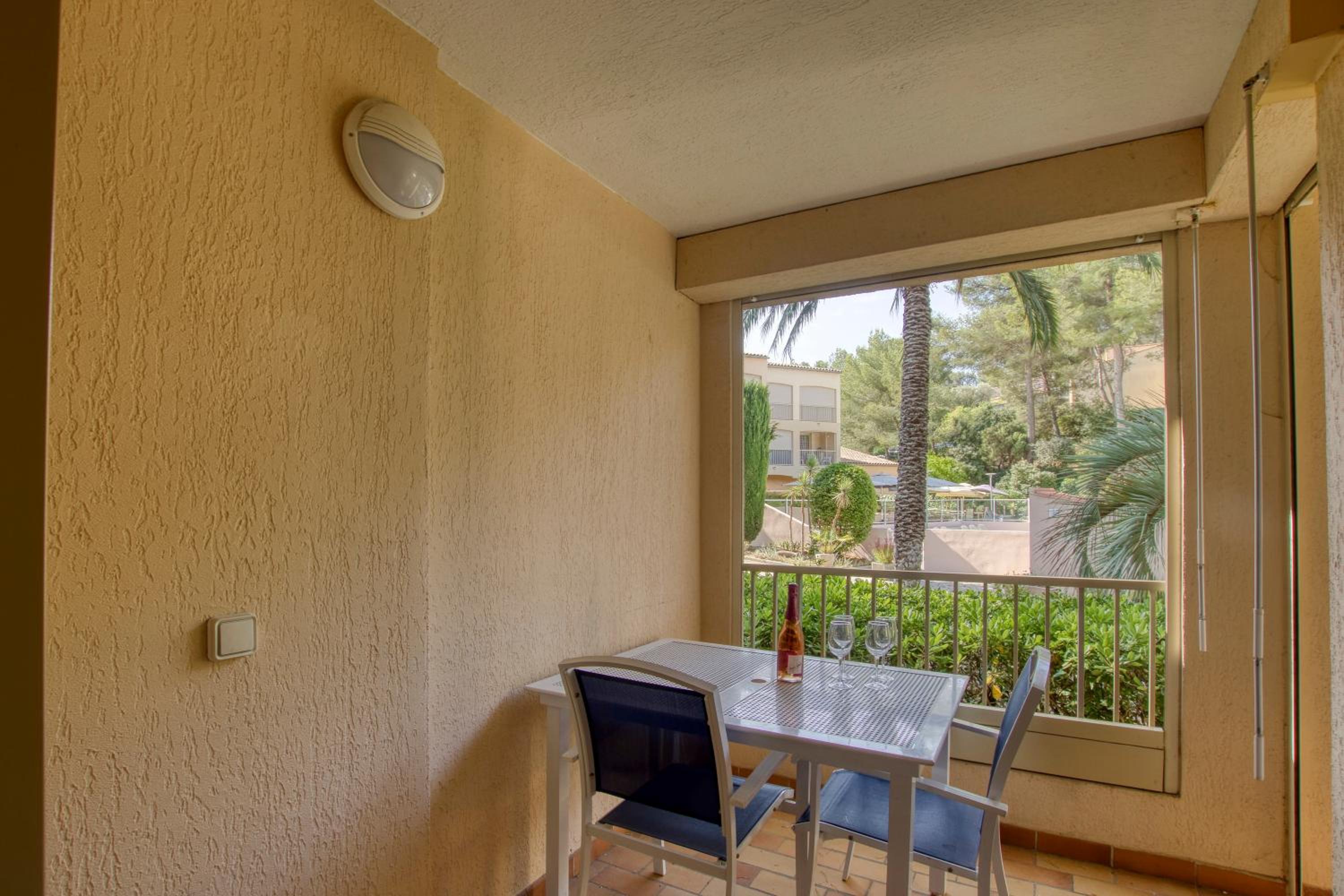 Appartement piscine tennis accès privé plage Joïa