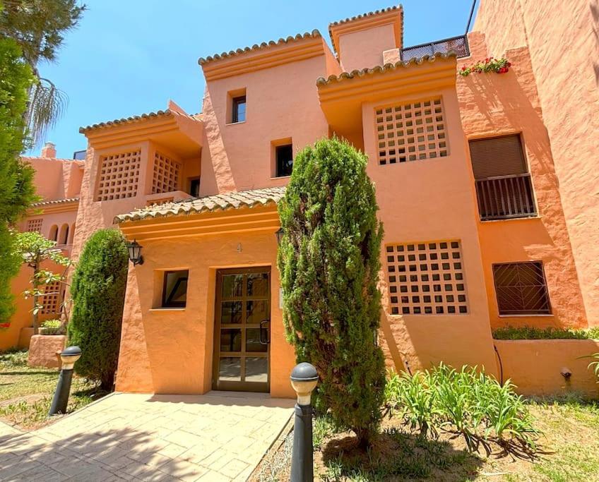 Evans Realty AX Playa & Piscinas & Garaje view 4