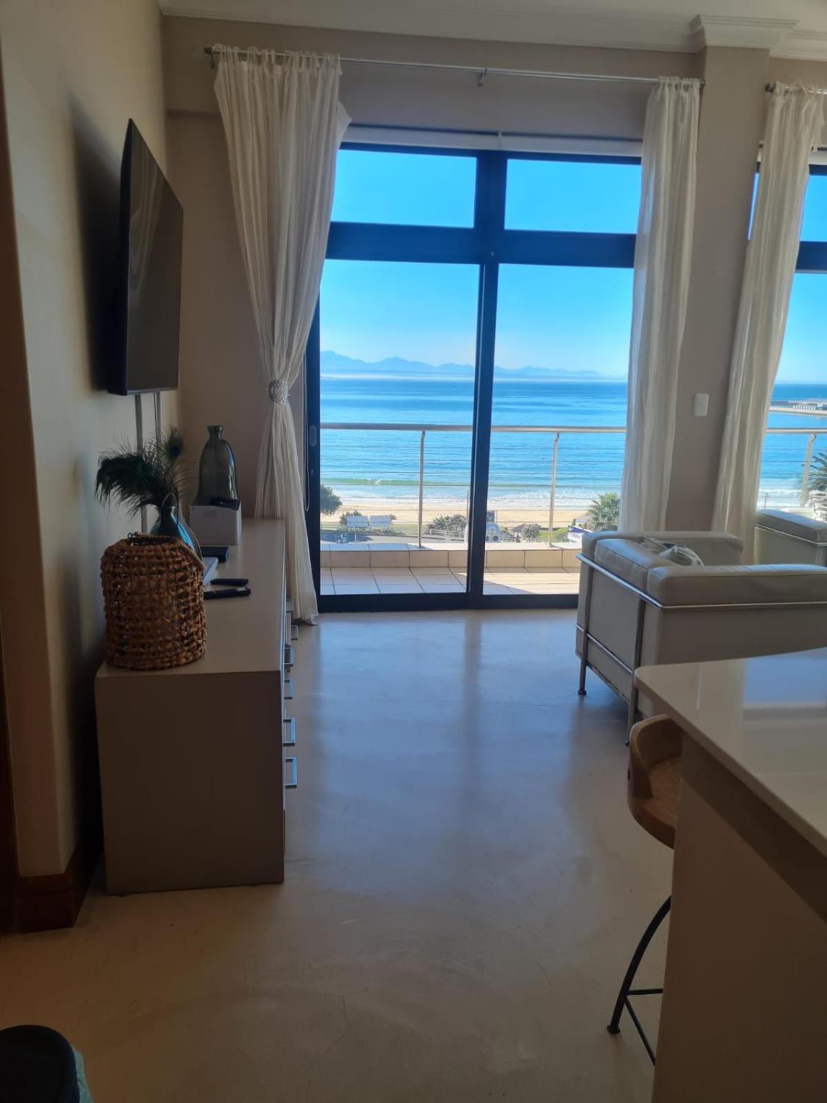 Point Village Accommodation - Santos 61/62