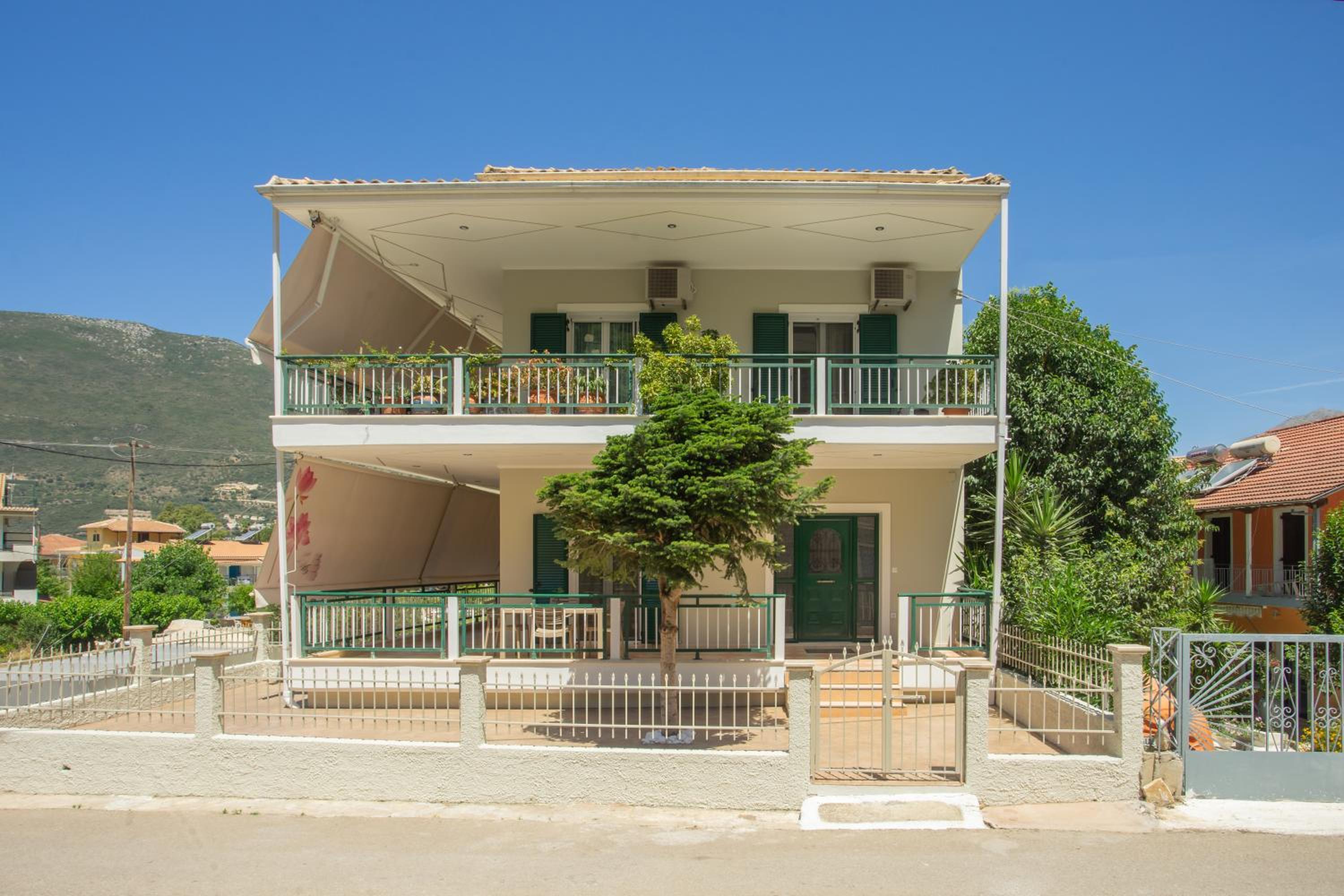 Melissa Zoe House