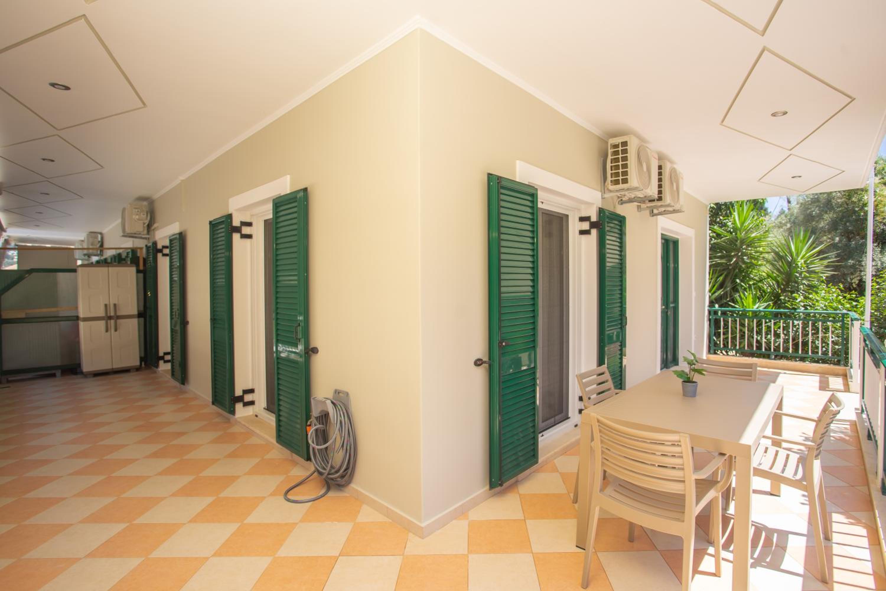 Melissa Zoe House