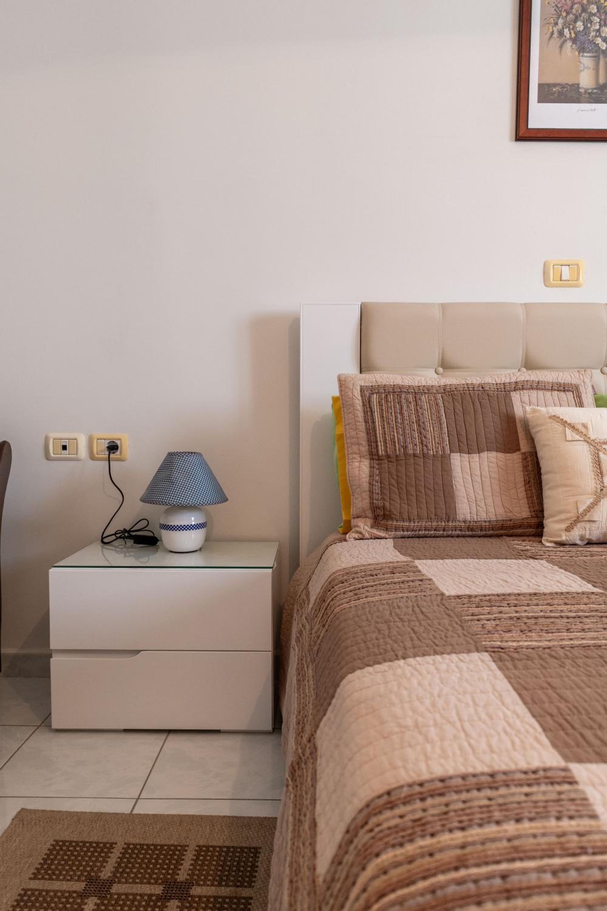 Thimios Rooms 2