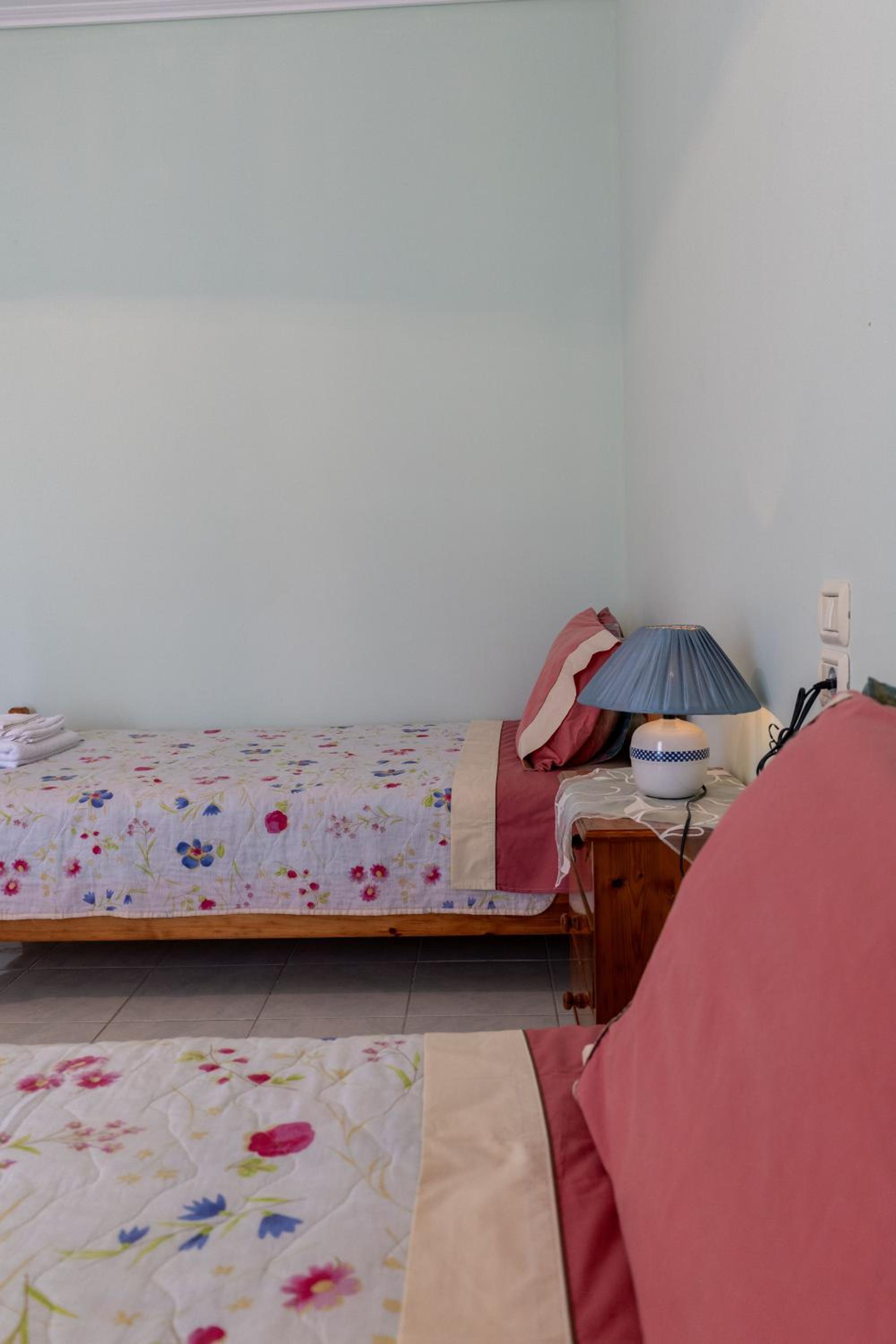 Thimios Rooms 2