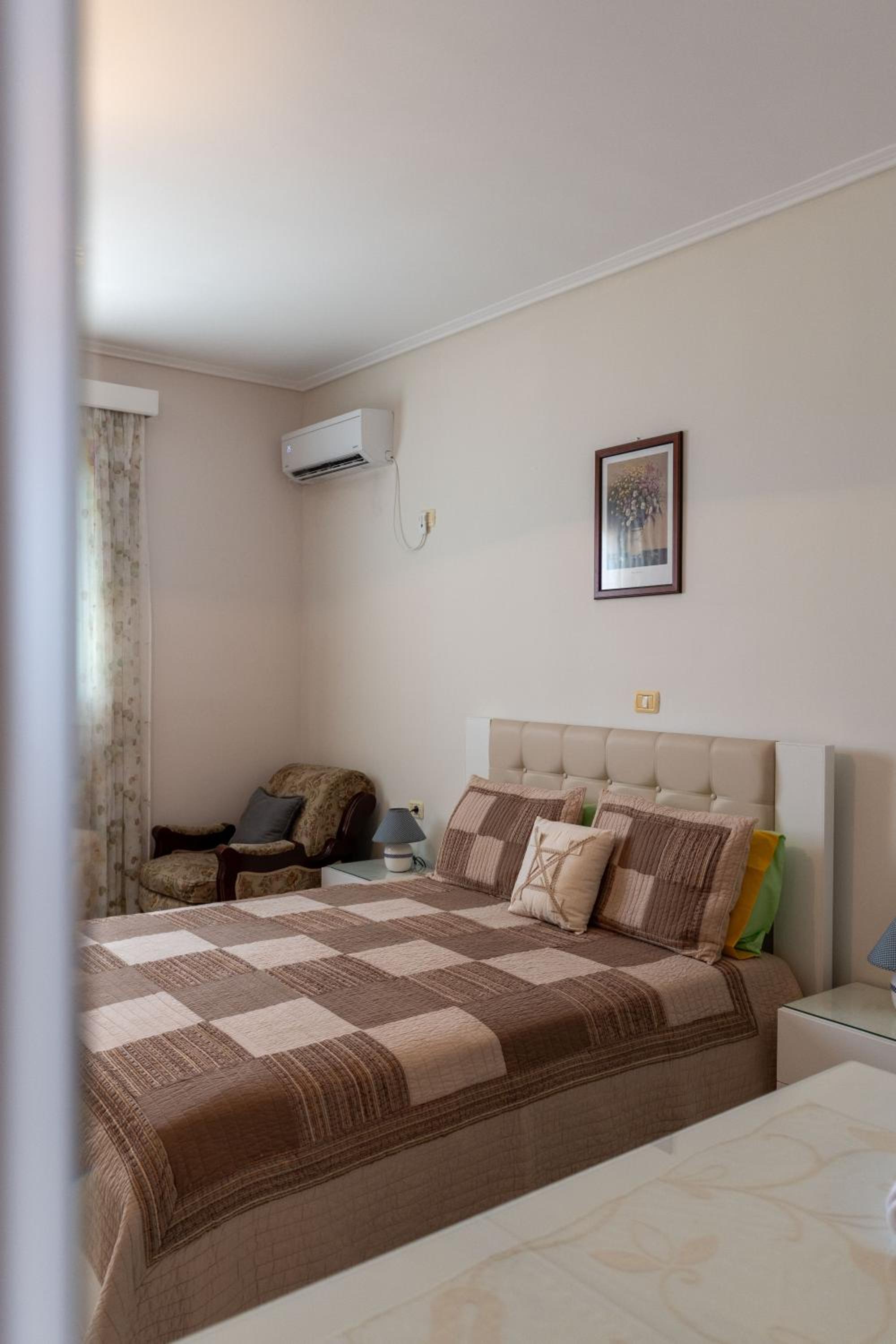 Thimios Rooms 2