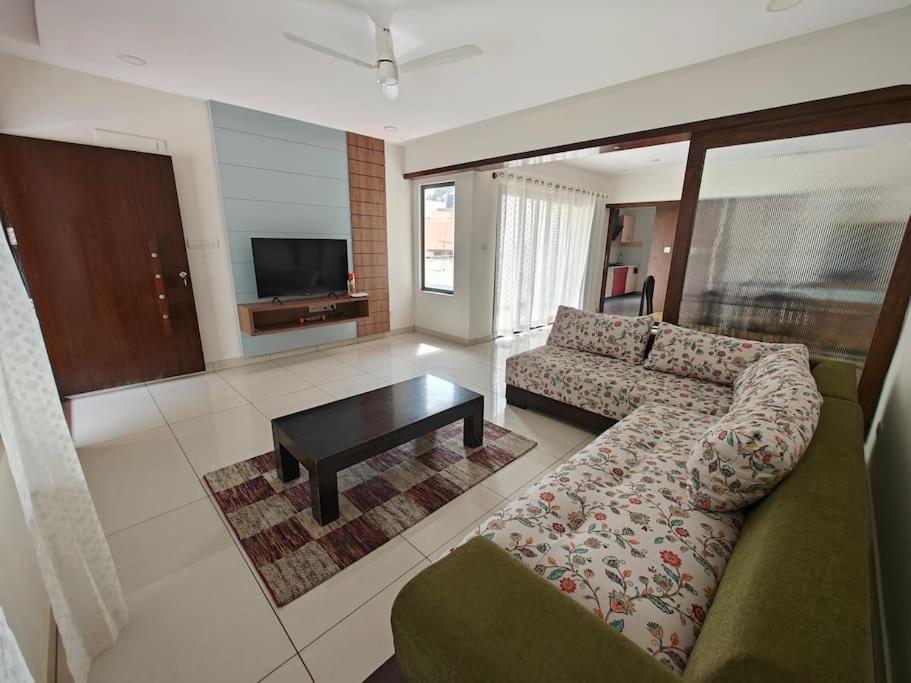 MO'z Home view 5