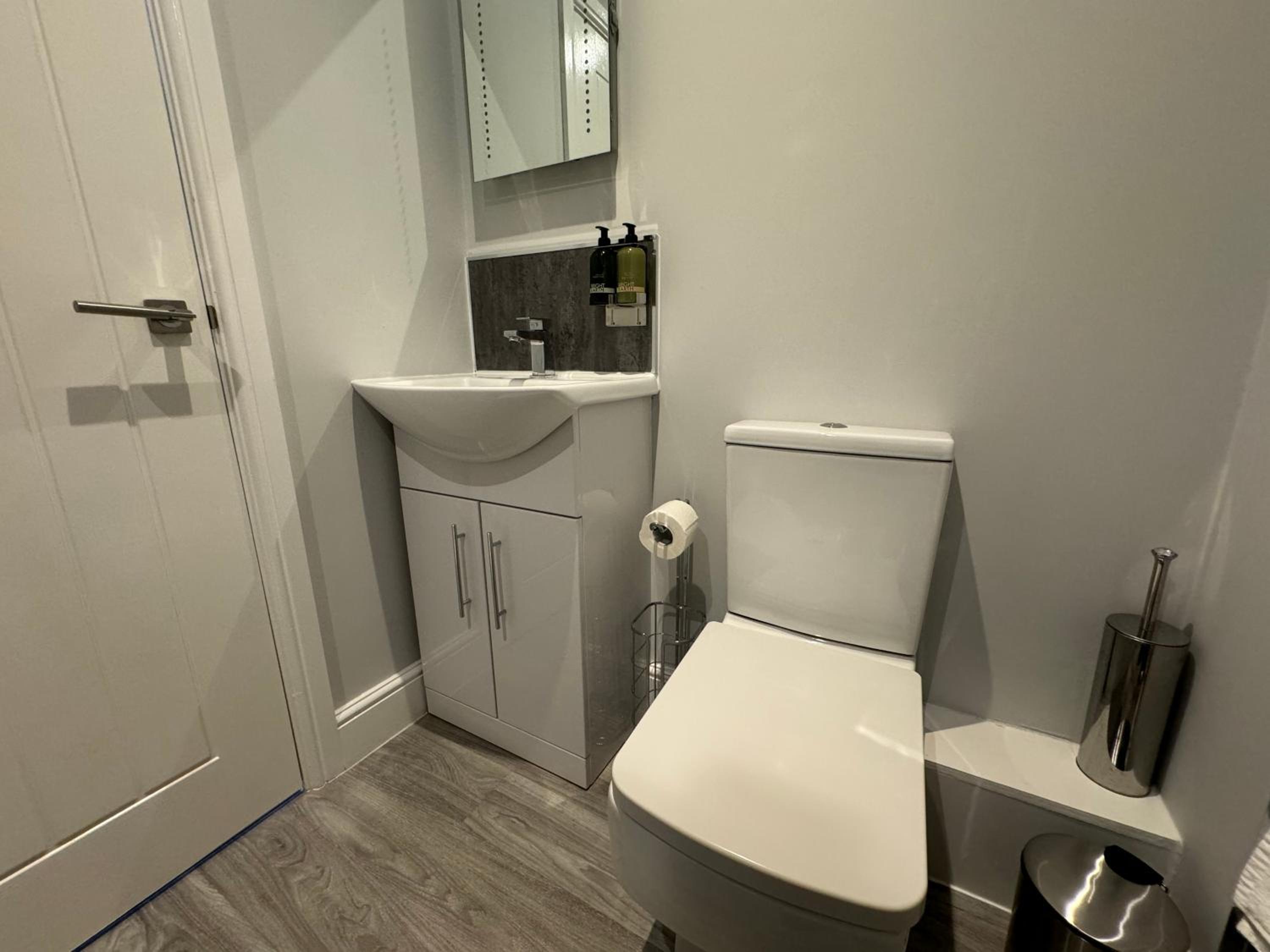 Warrington Vacations - LYMM LIVING - Property Image 11